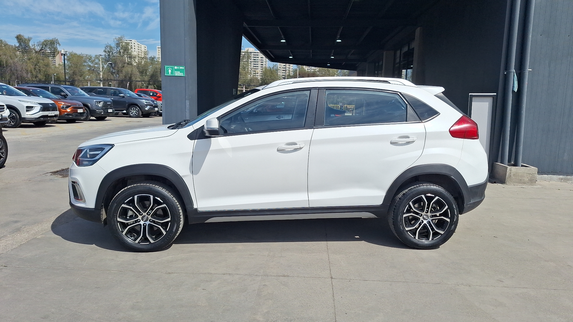 Chery Tiggo 2 — foto 2 de 15