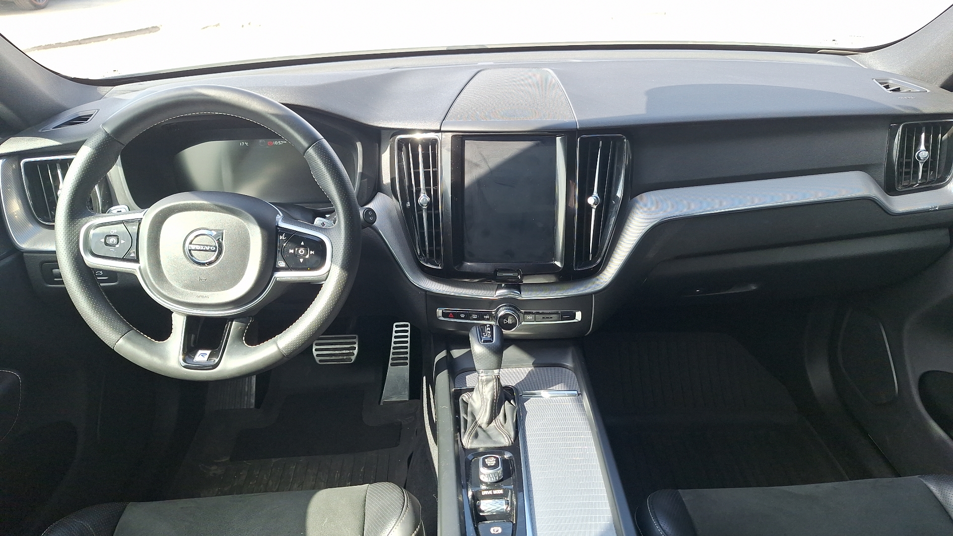 Volvo XC60 — foto 6 de 16