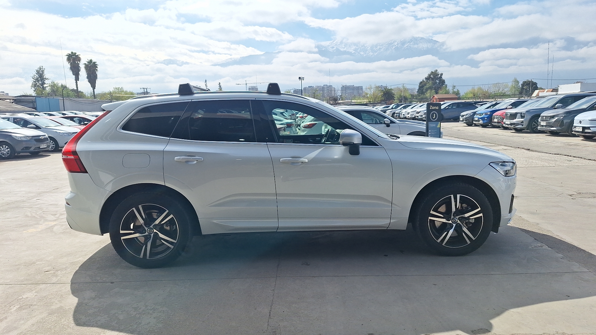 Volvo XC60 — foto 5 de 16