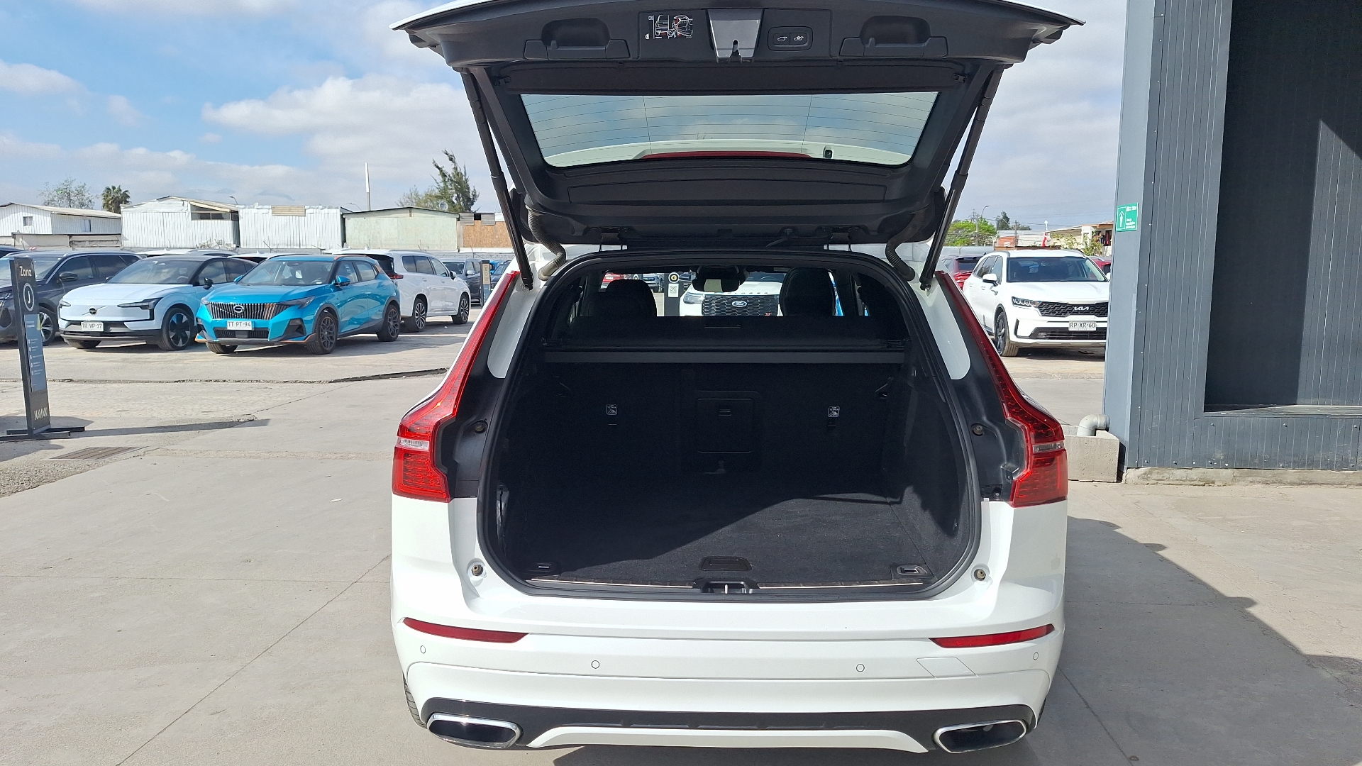 Volvo XC60 — foto 4 de 16