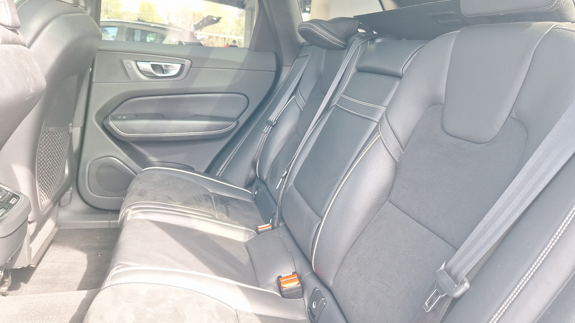 Volvo XC60 — foto 14 de 16