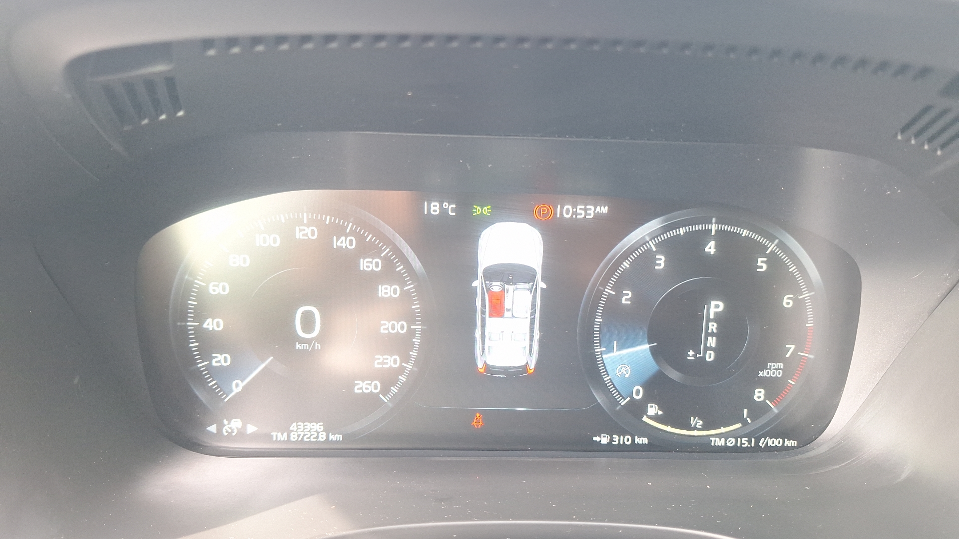 Volvo XC60 — foto 9 de 16