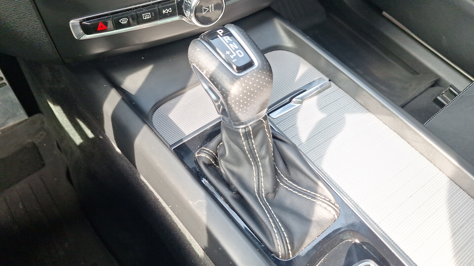 Volvo XC60 — foto 11 de 16