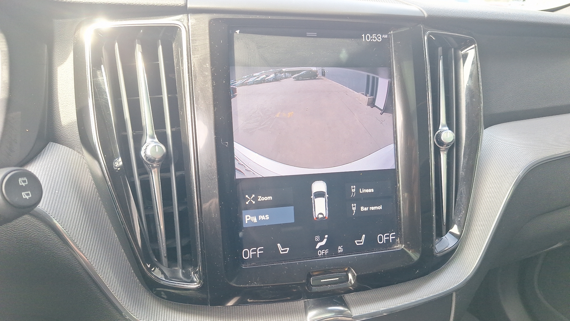 Volvo XC60 — foto 12 de 16