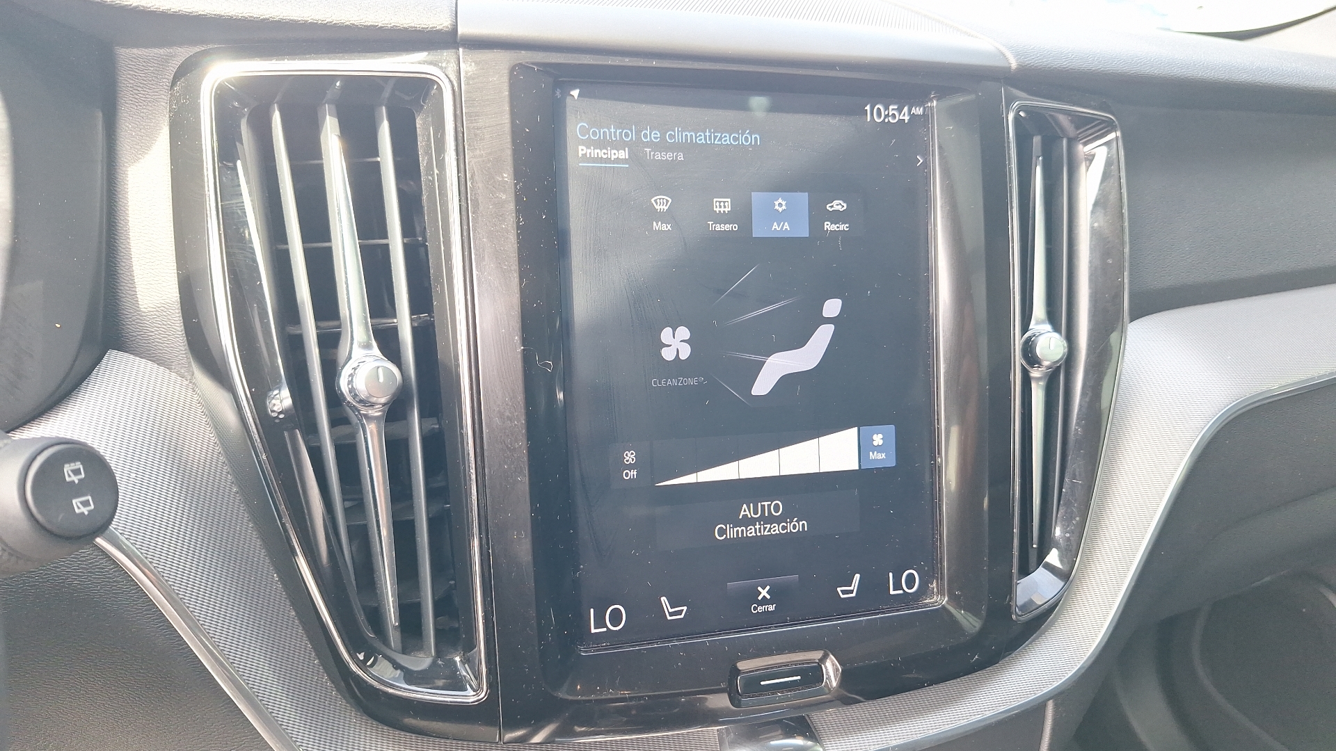 Volvo XC60 — foto 16 de 16