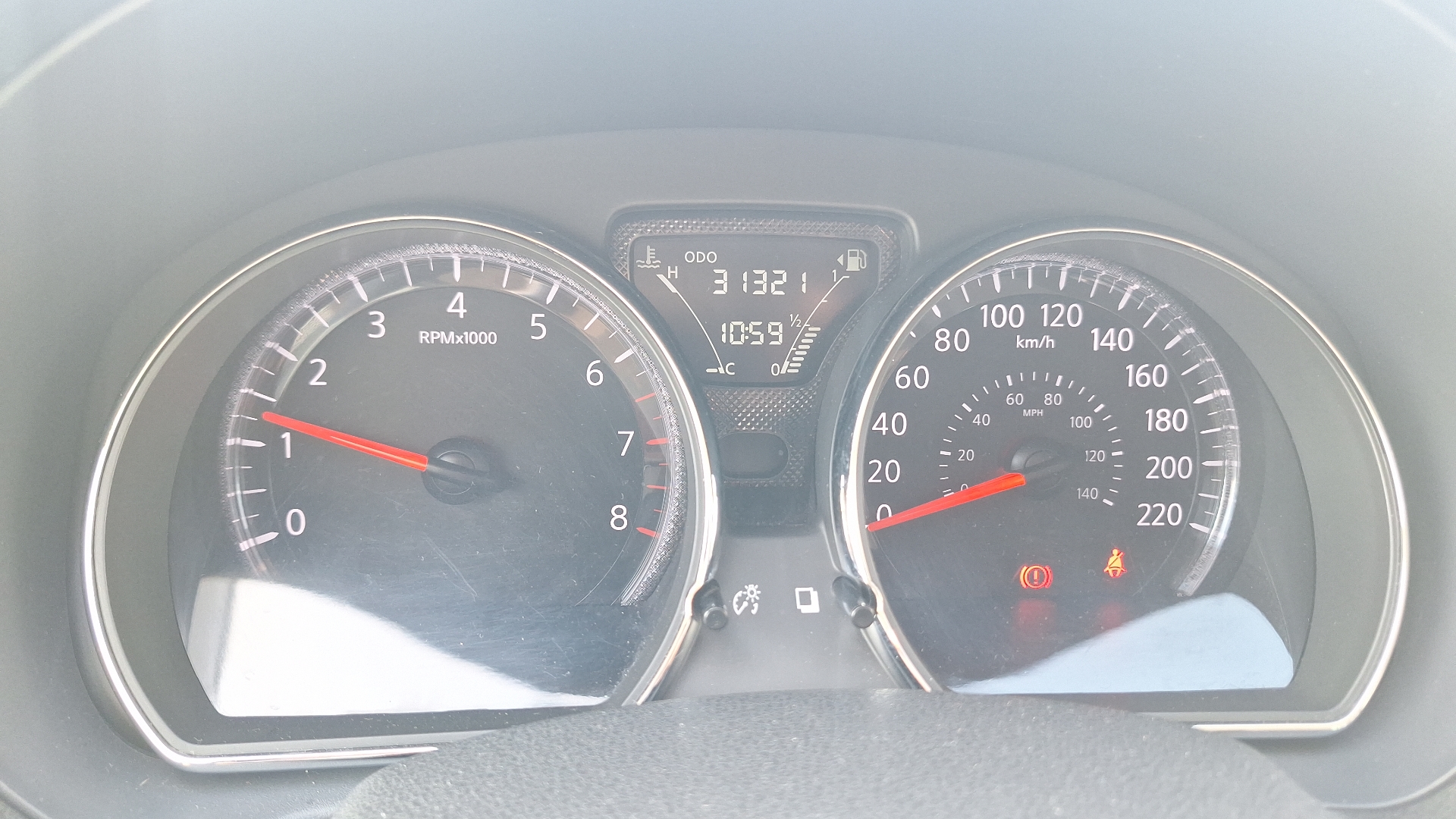 Nissan Versa — foto 9 de 14