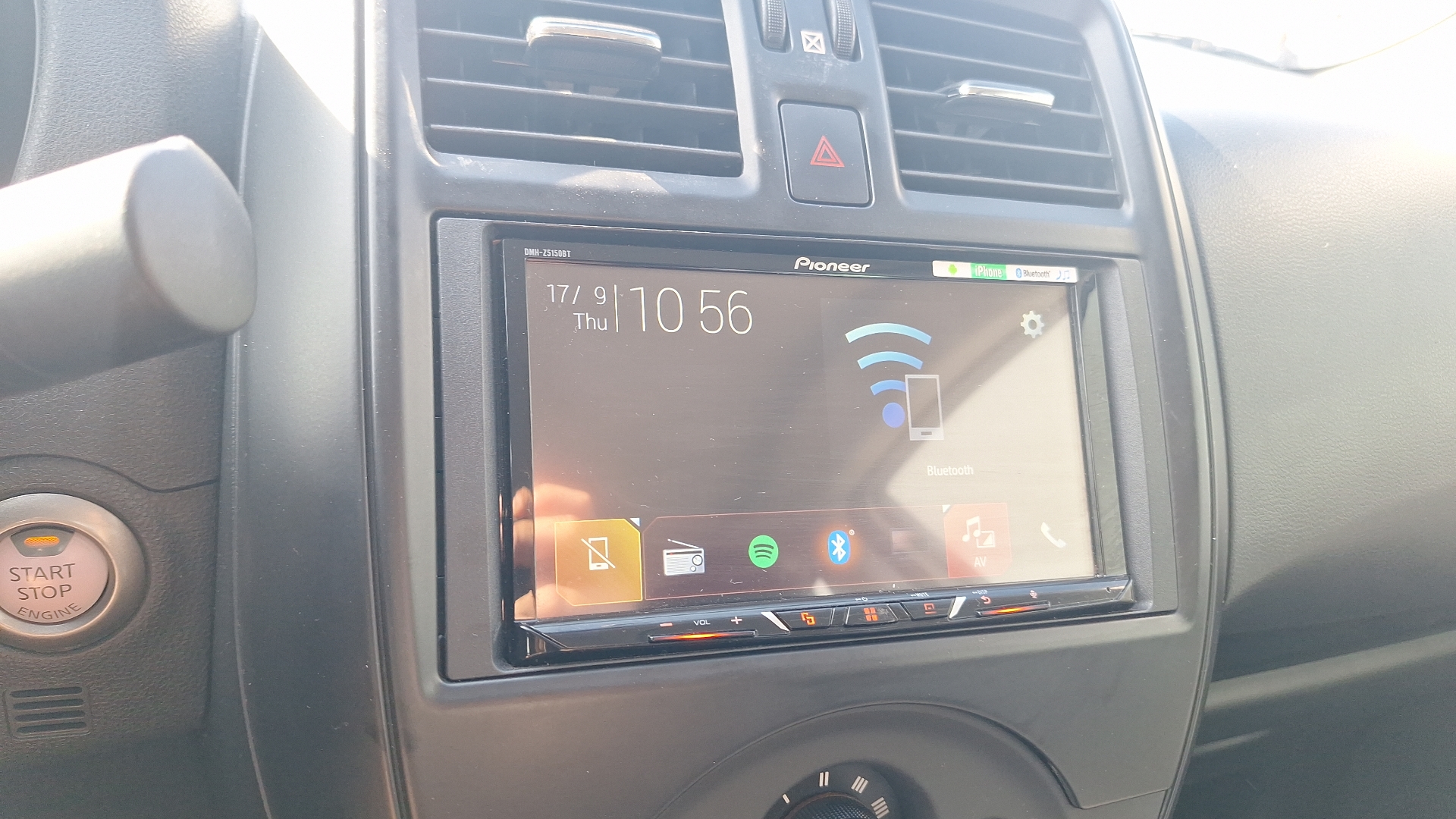 Nissan Versa — foto 10 de 14