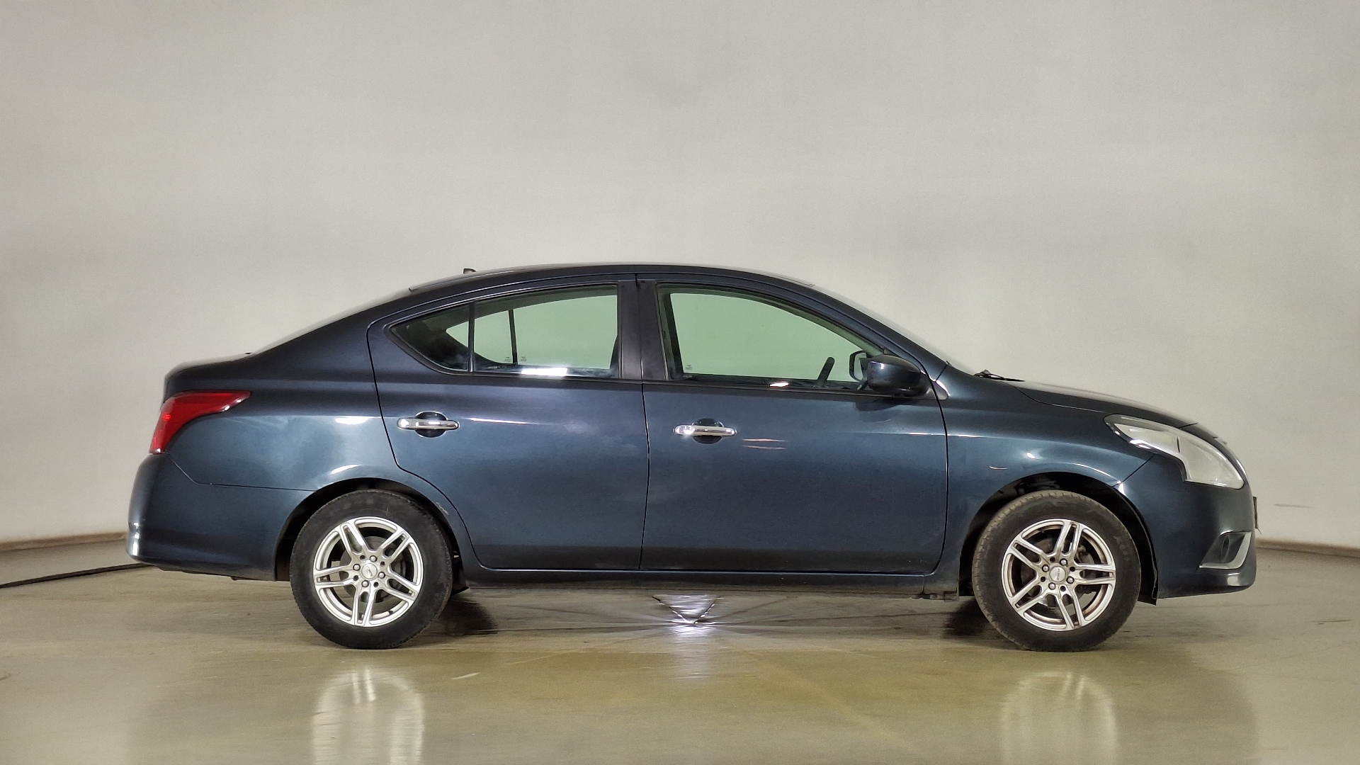 Nissan Versa — foto 4 de 15