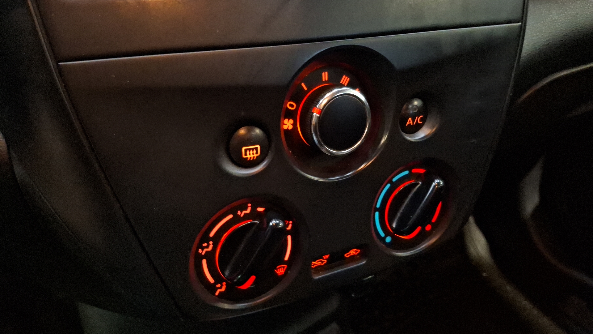 Nissan Versa — foto 14 de 15