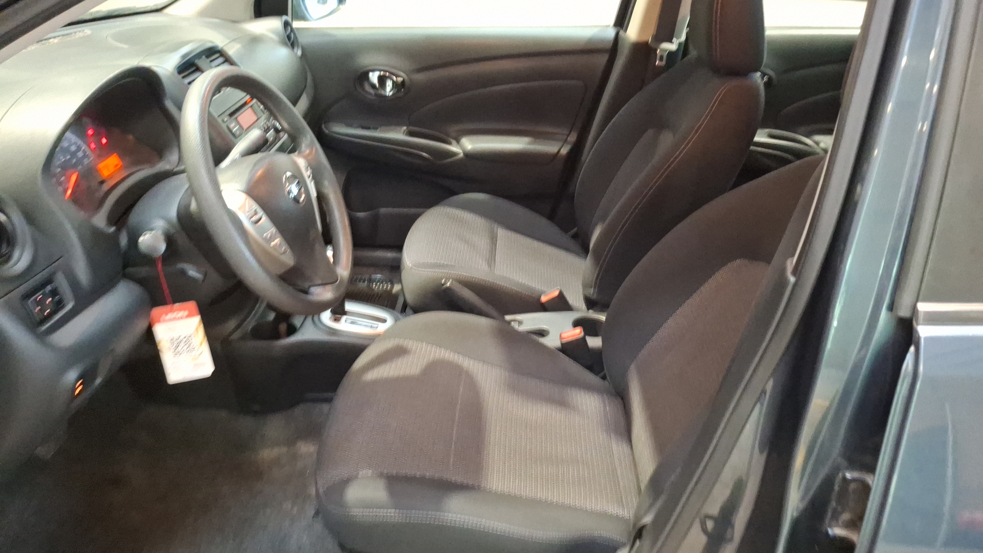 Nissan Versa — foto 12 de 15