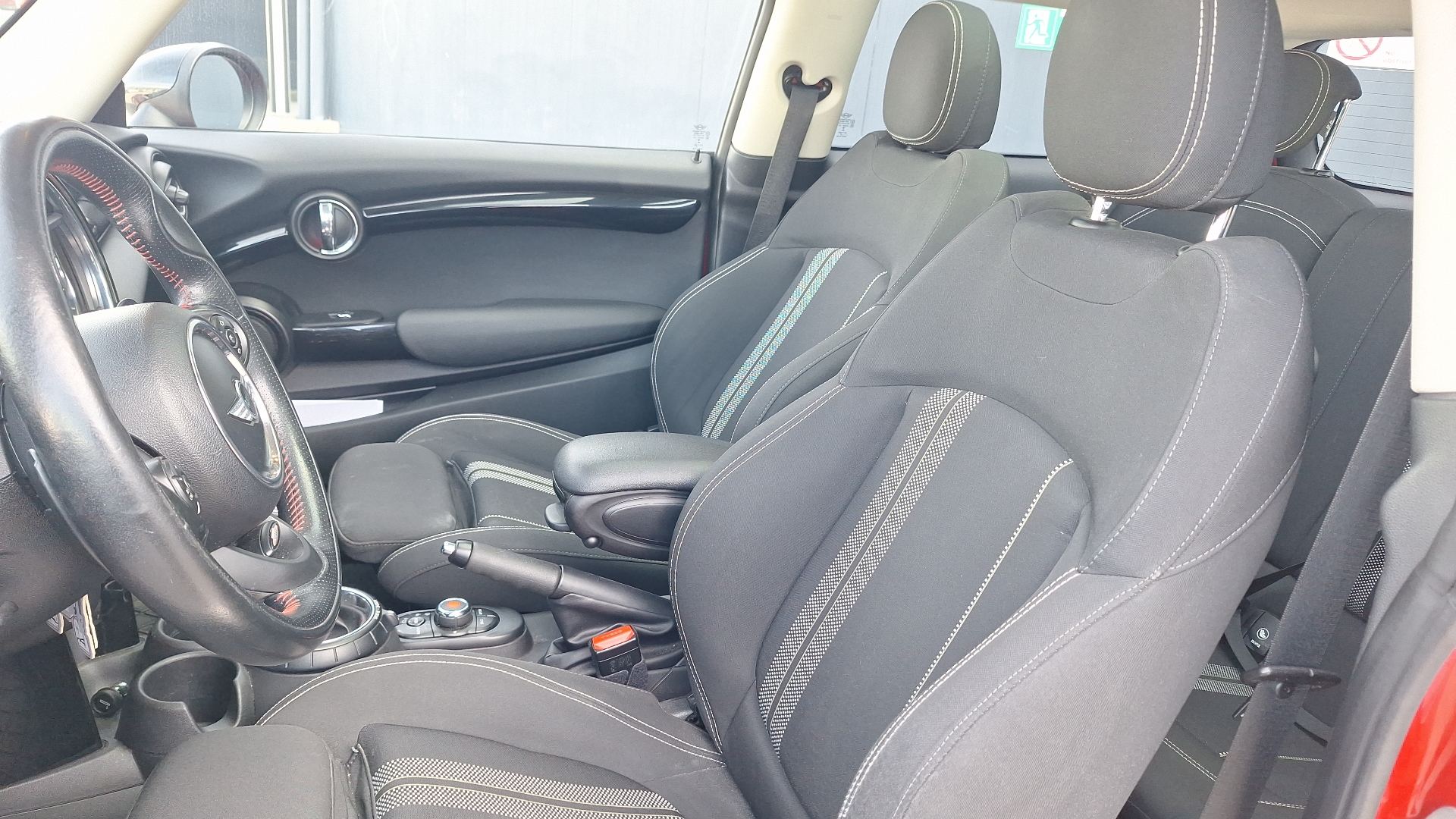 MINI Cooper — foto 14 de 15