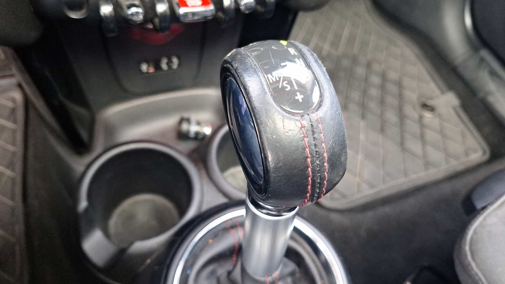 MINI Cooper — foto 11 de 15