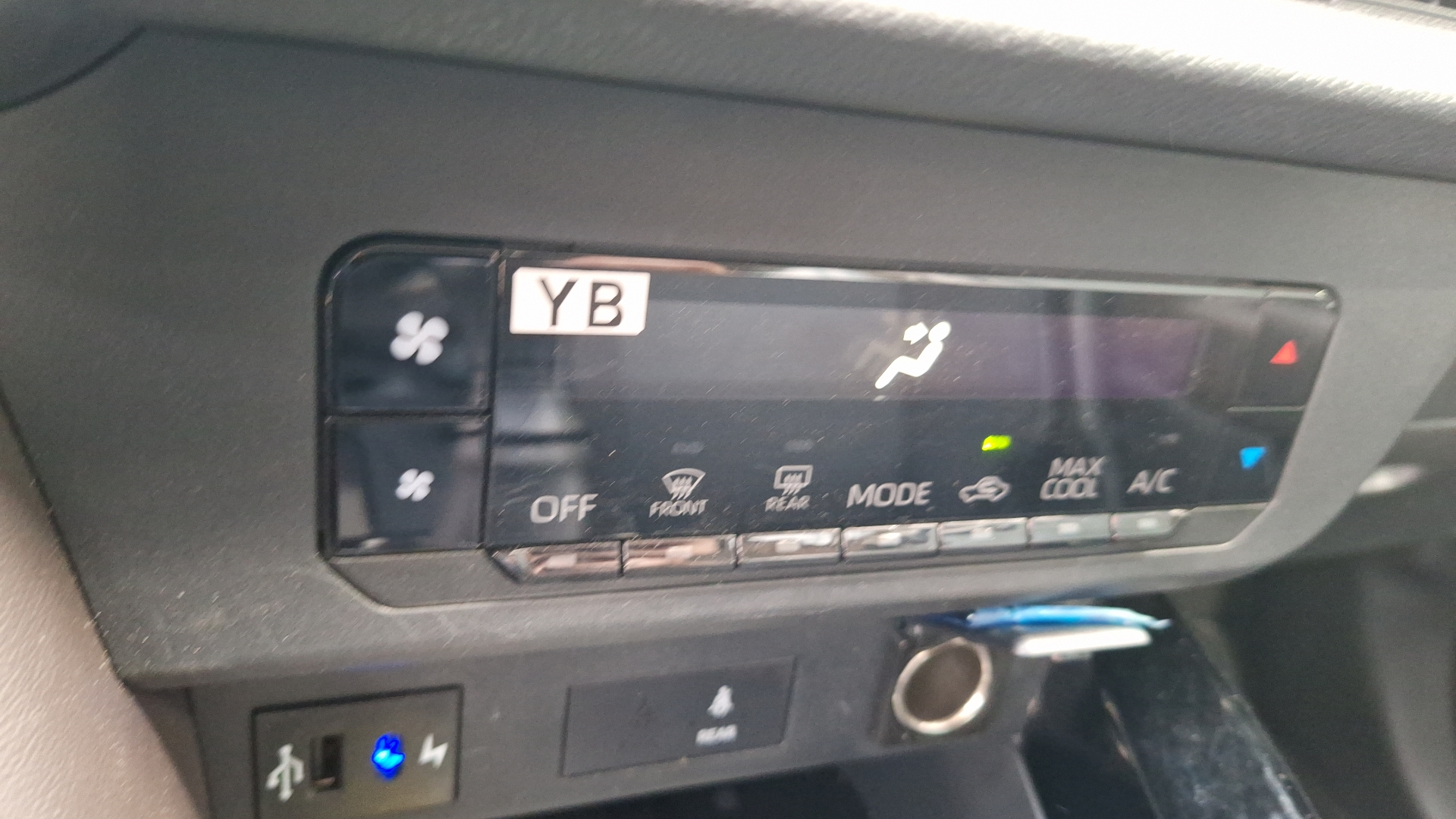 Toyota Yaris — foto 15 de 15