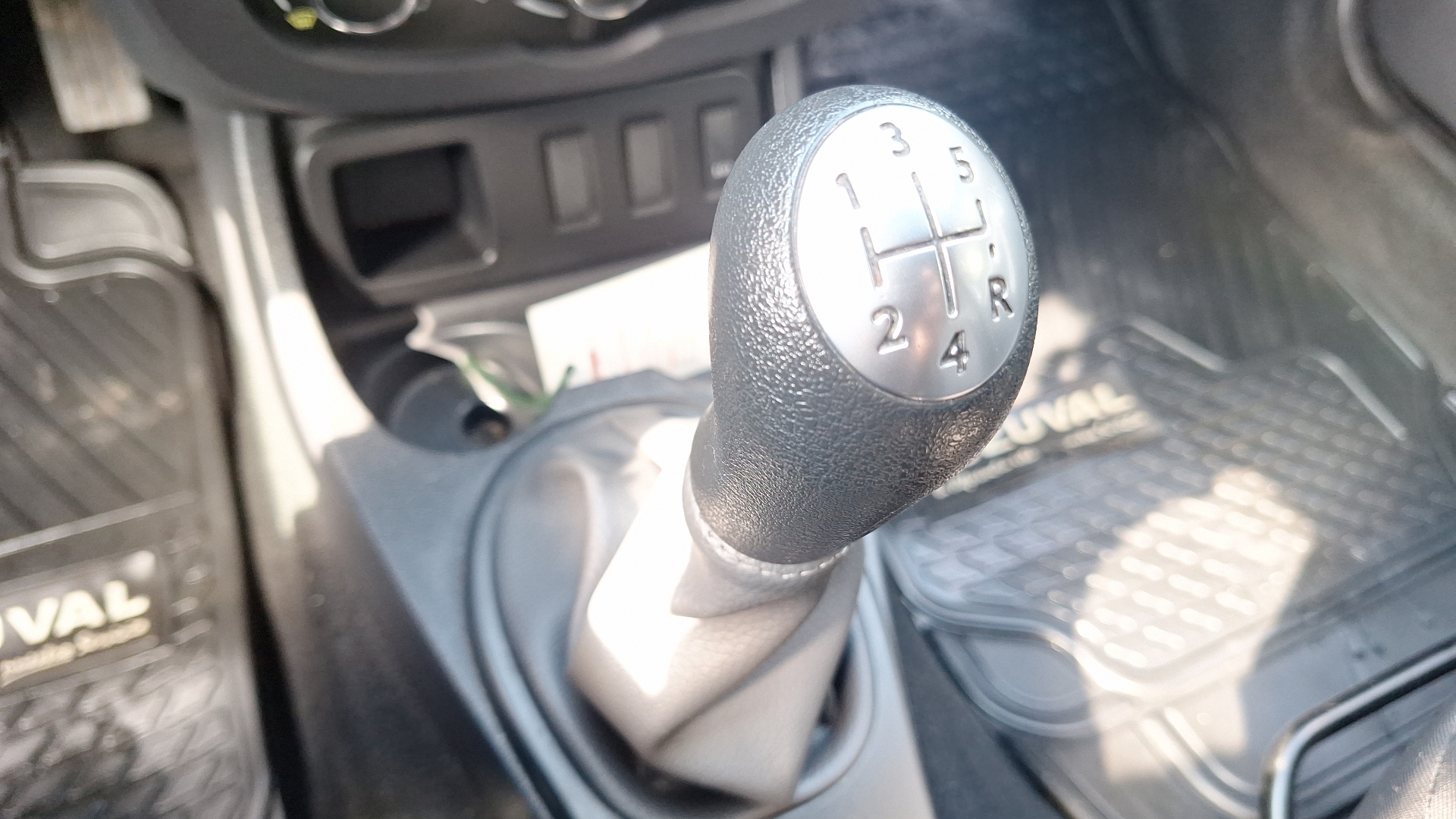 Renault Duster — foto 11 de 14