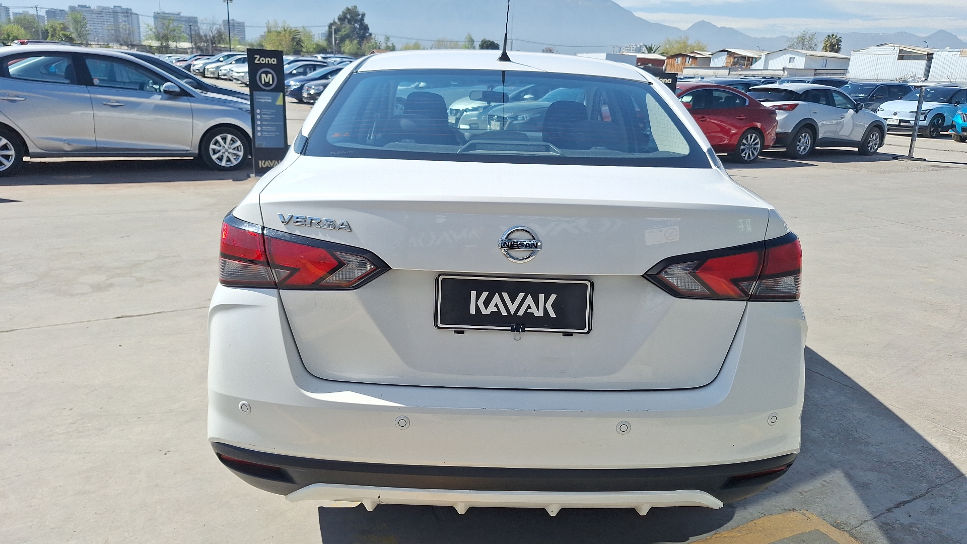Nissan Versa — foto 3 de 14