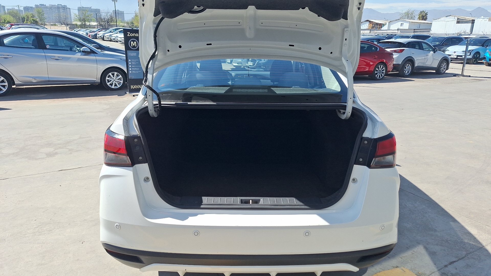 Nissan Versa — foto 4 de 14