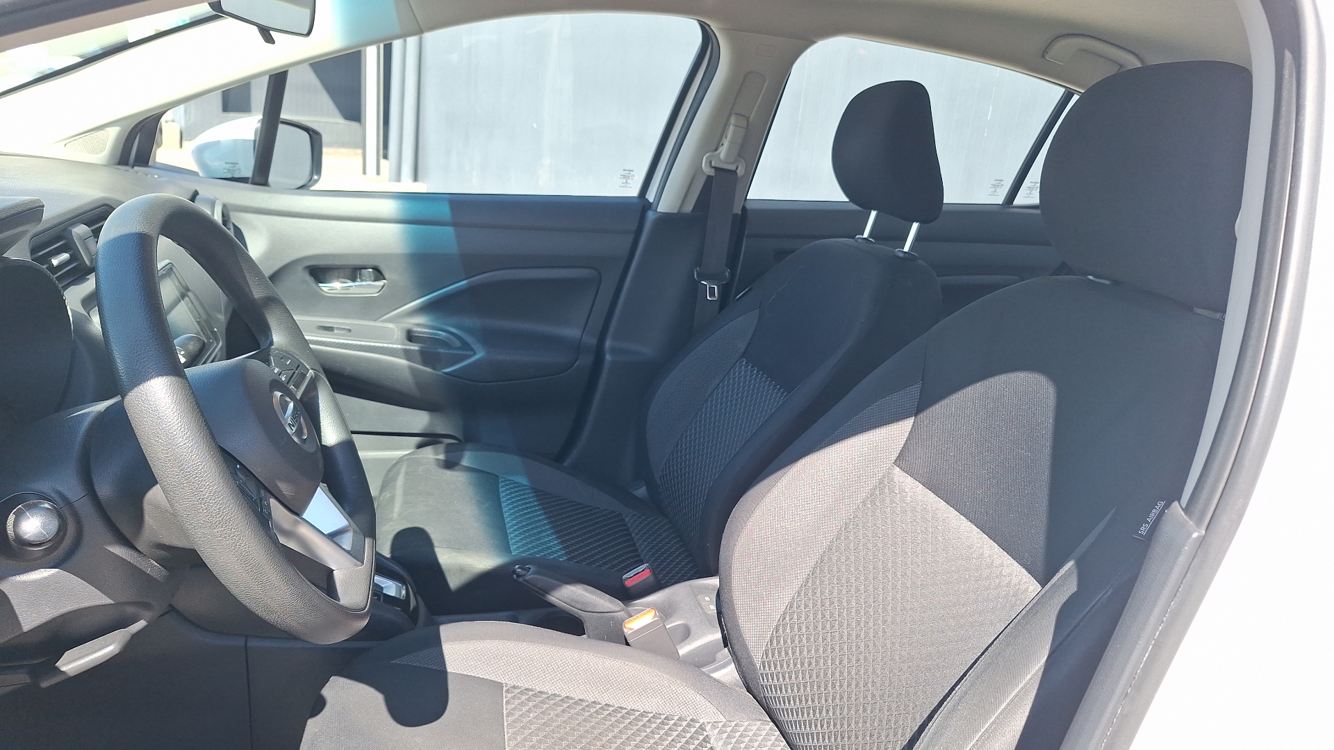 Nissan Versa — foto 13 de 14