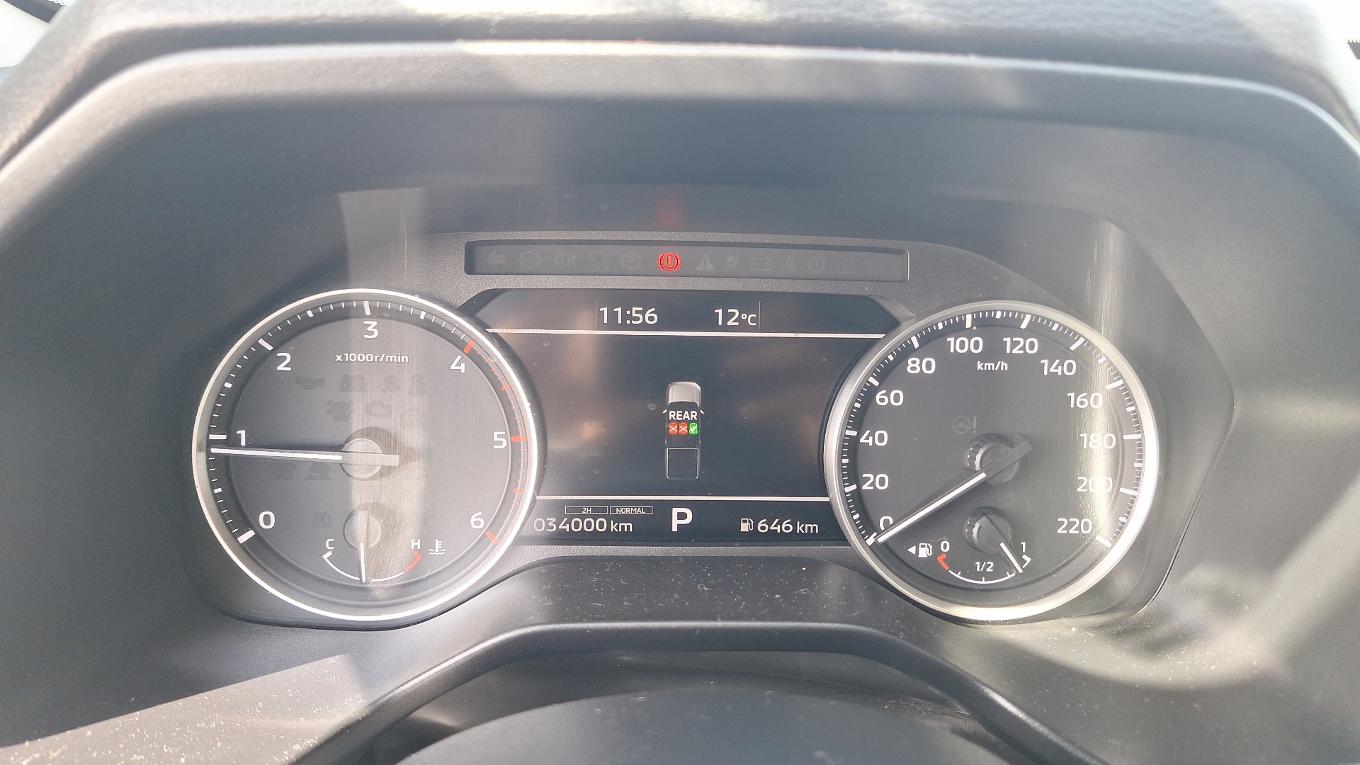 Mitsubishi L200 — foto 9 de 15