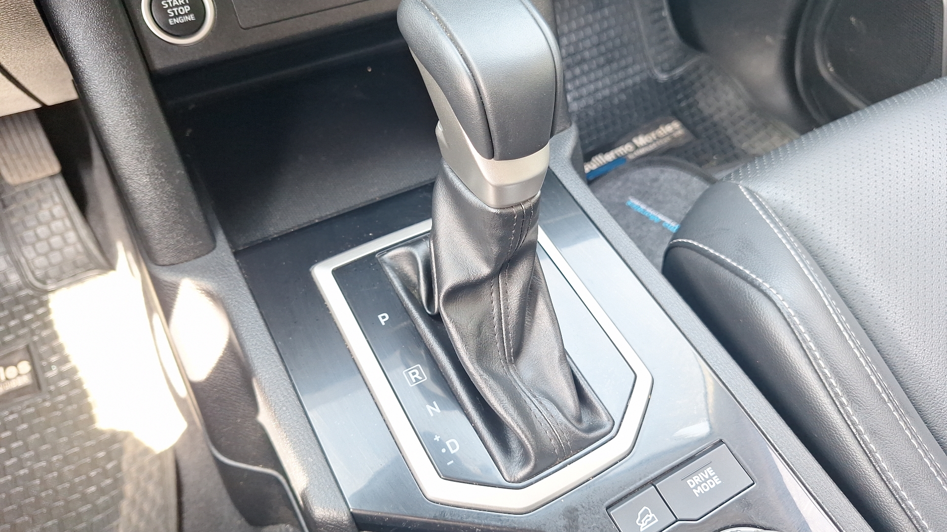 Mitsubishi L200 — foto 11 de 15