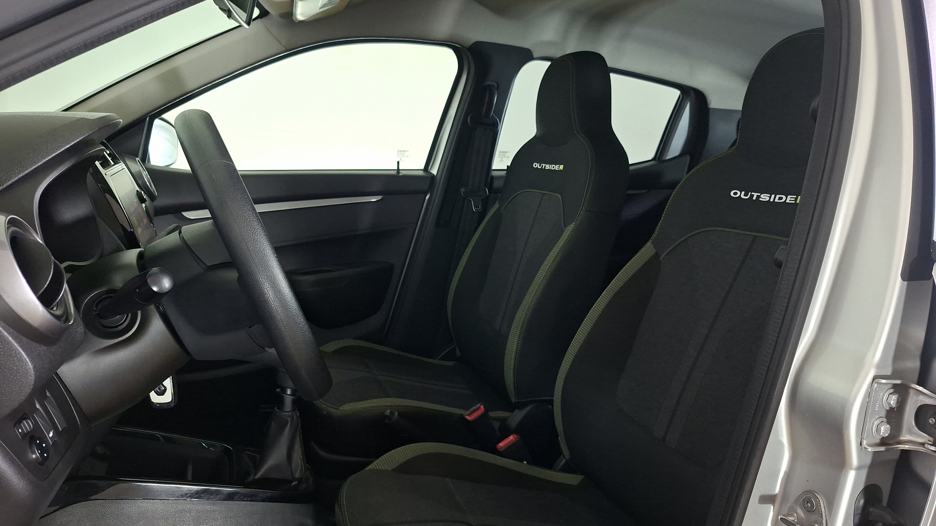 Renault Kwid — foto 13 de 16