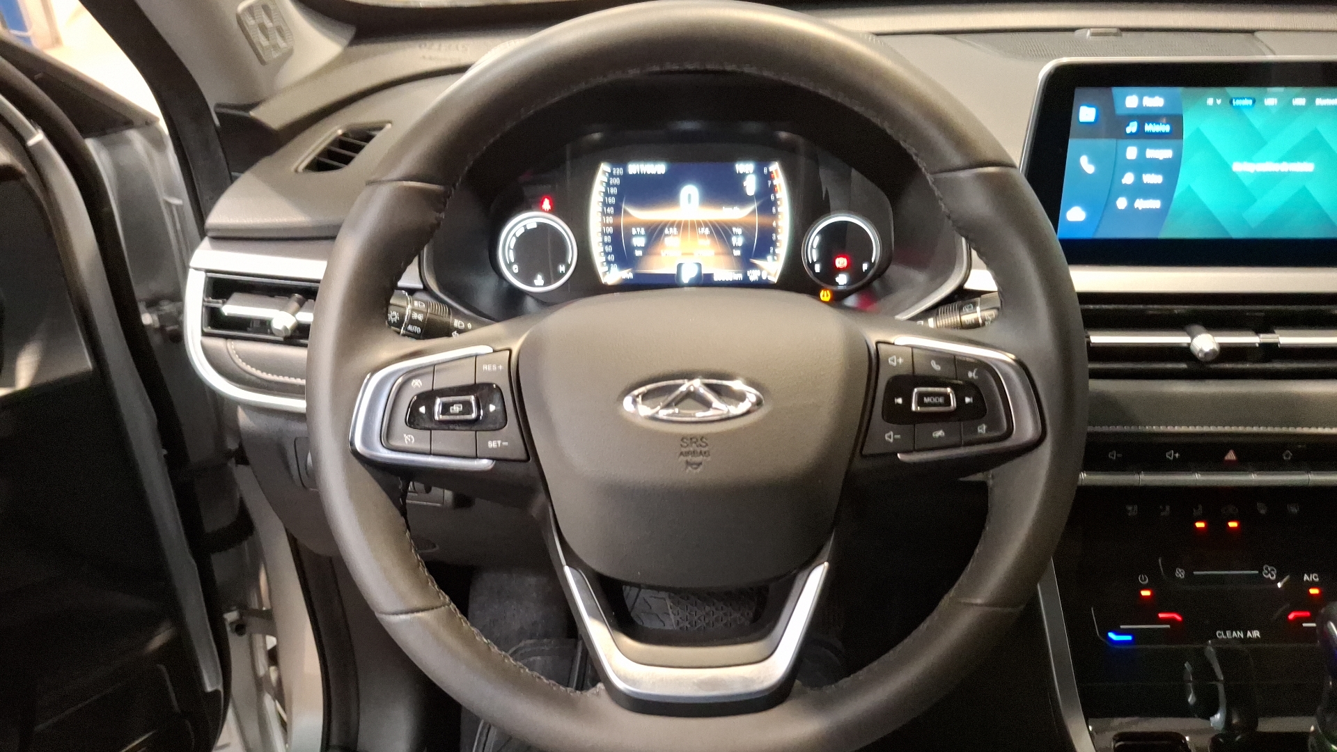 Chery Tiggo 3 Pro — foto 8 de 16
