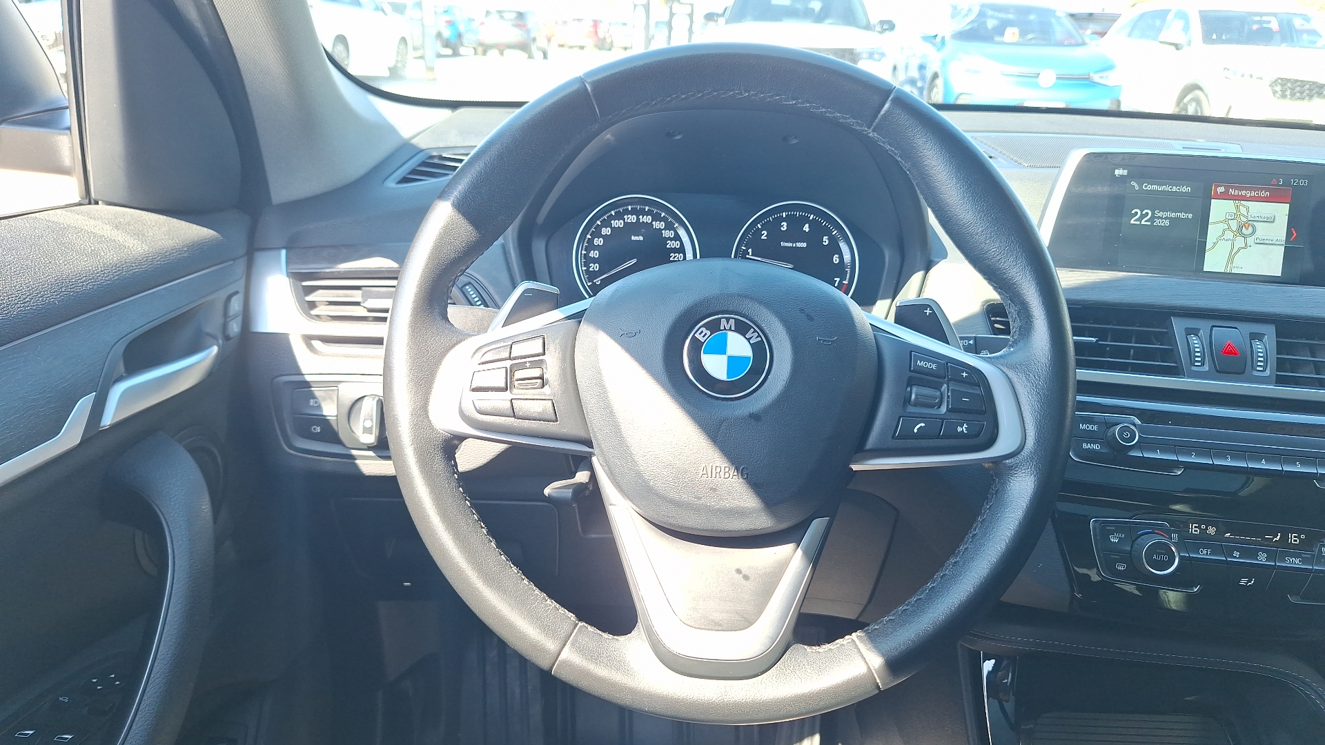 BMW X1 — foto 8 de 16