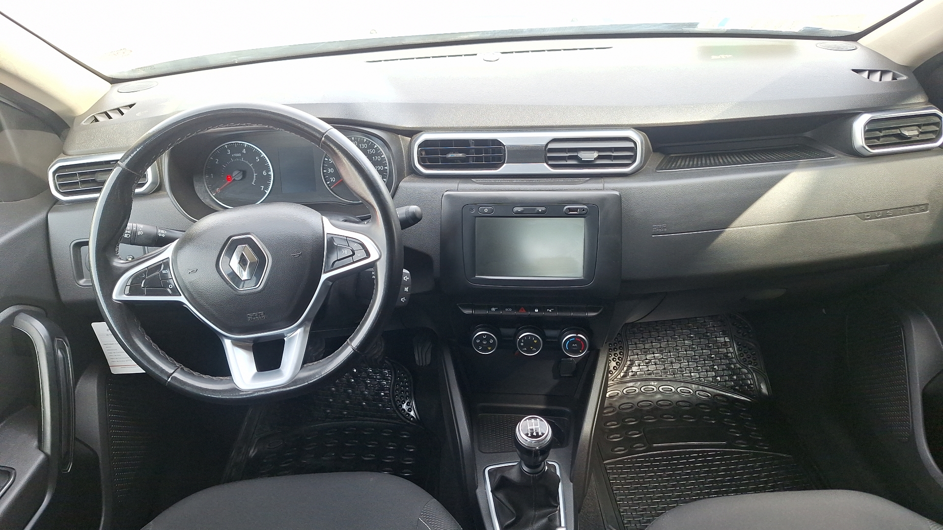 Renault Duster — foto 6 de 15