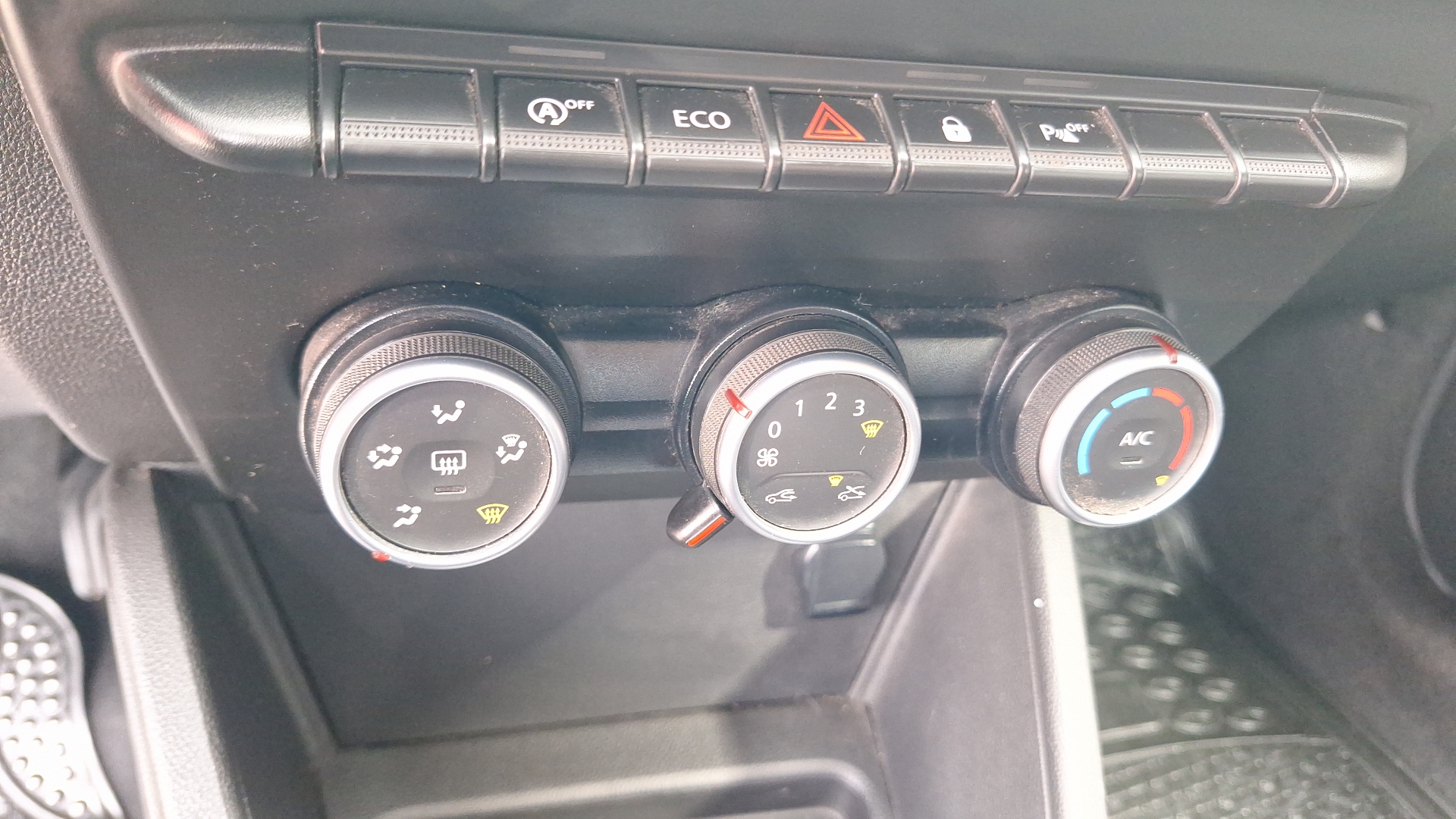 Renault Duster — foto 15 de 15