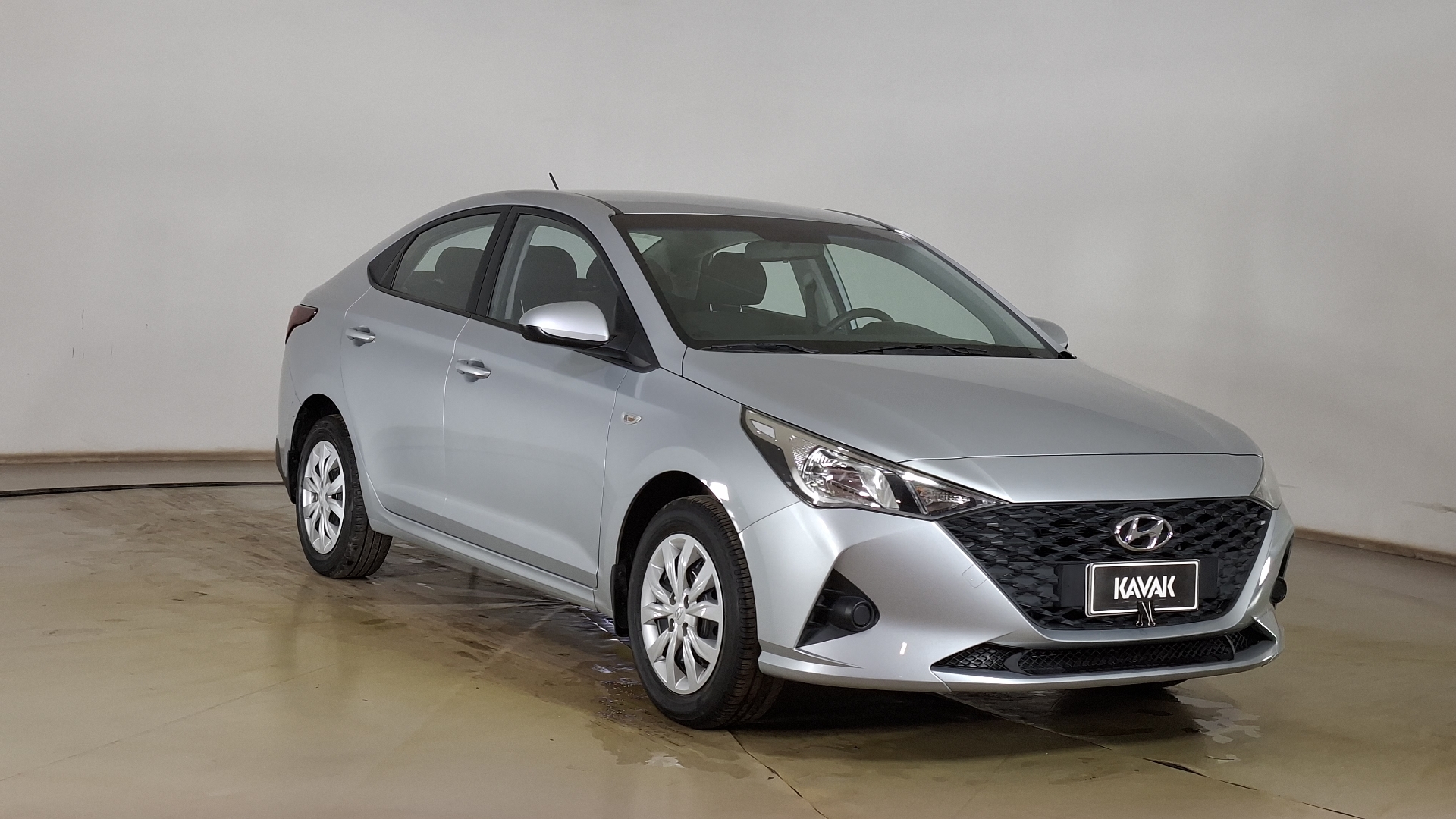 Hyundai Accent — foto 3 de 16
