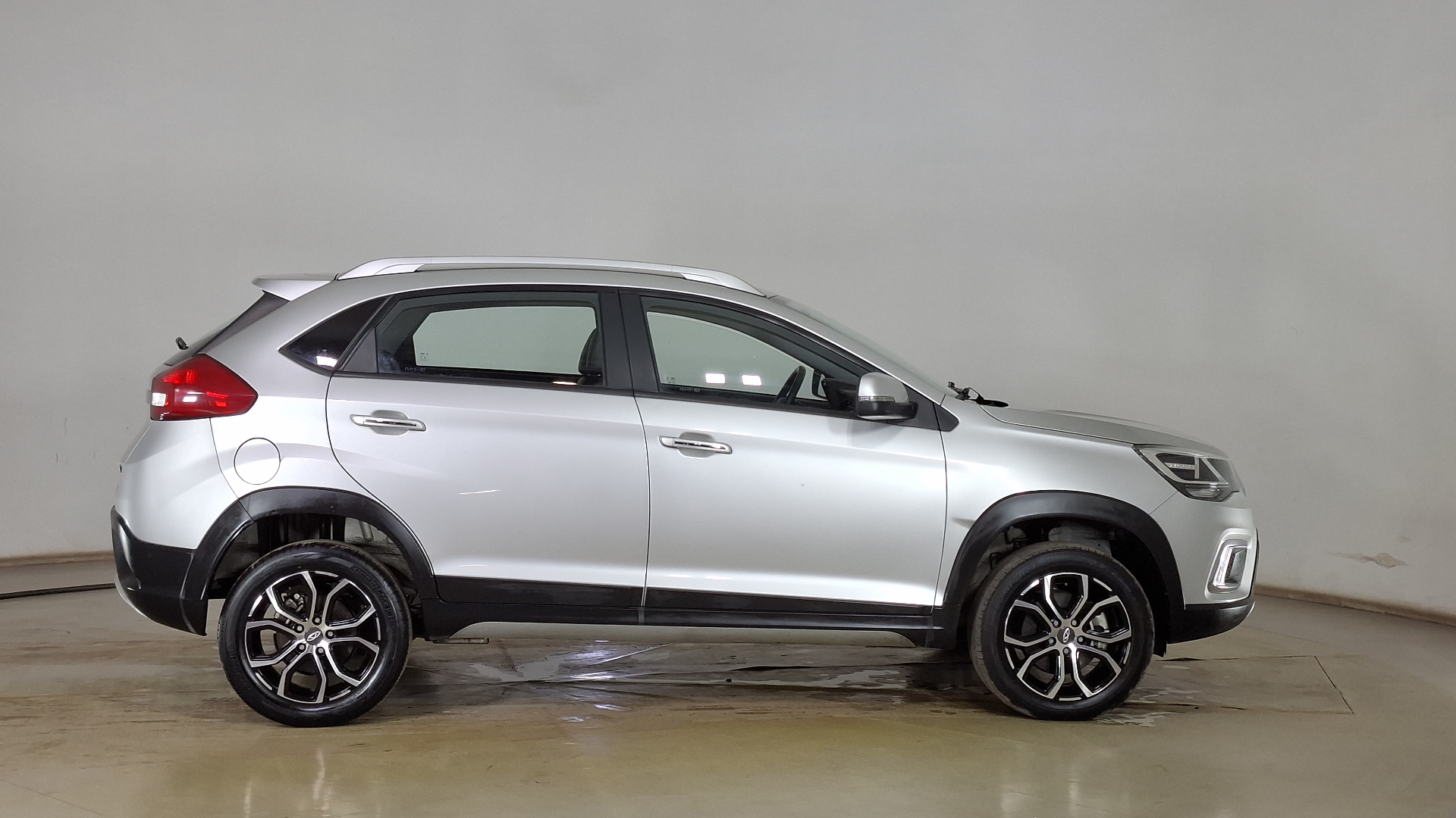 Chery Tiggo 2 — foto 4 de 16