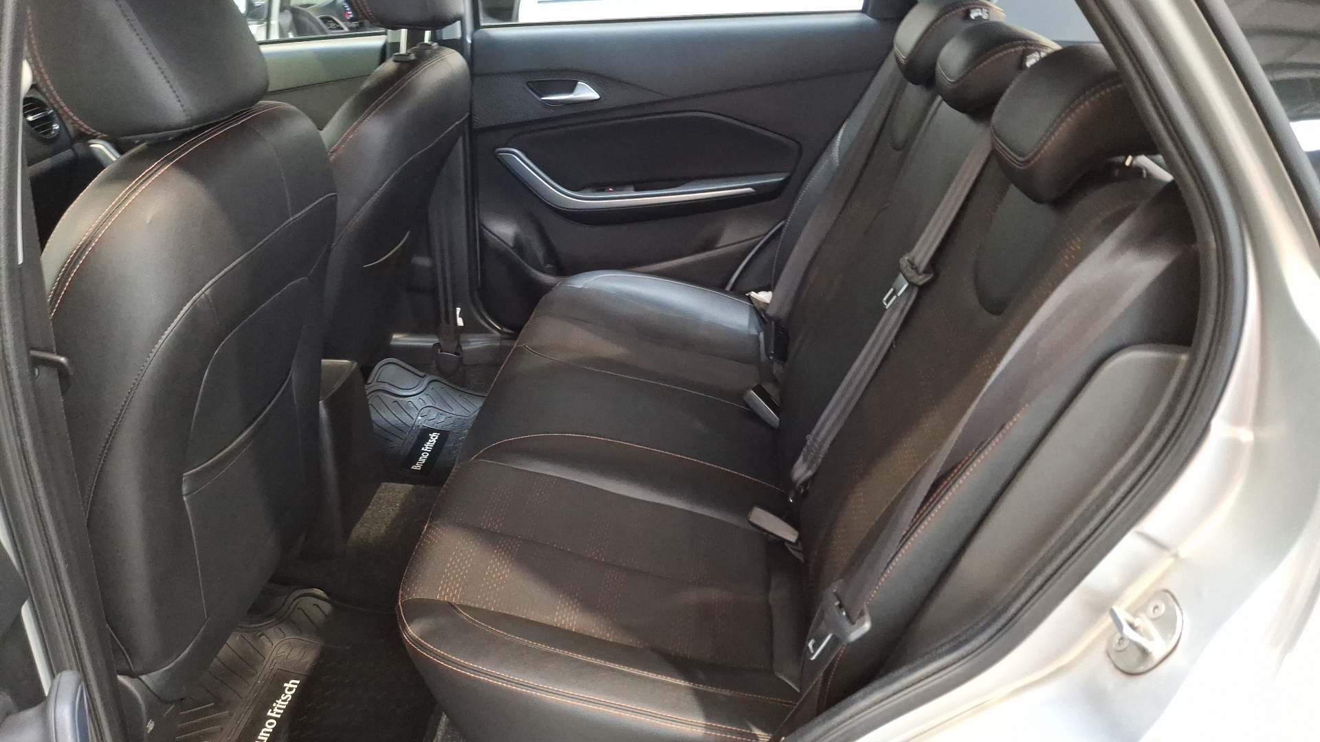 Chery Tiggo 2 — foto 14 de 16