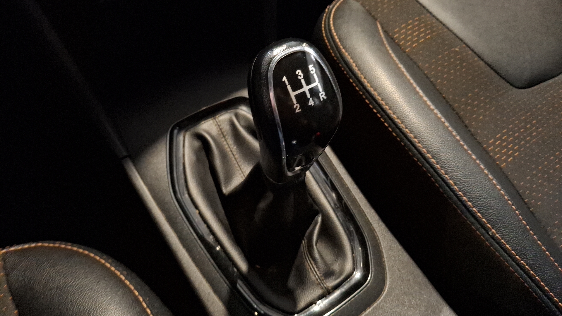 Chery Tiggo 2 — foto 11 de 16