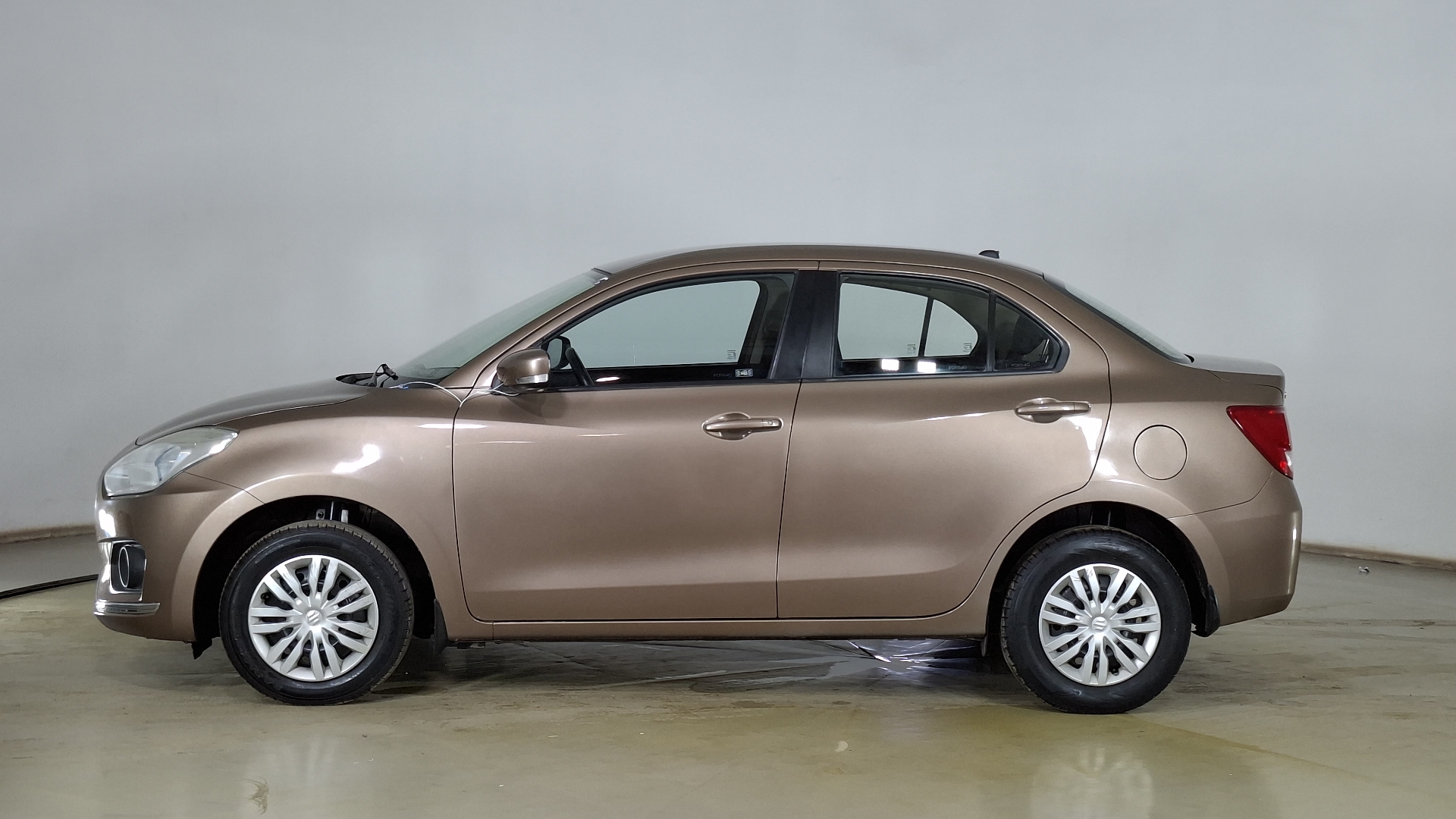Suzuki Dzire — foto 7 de 15