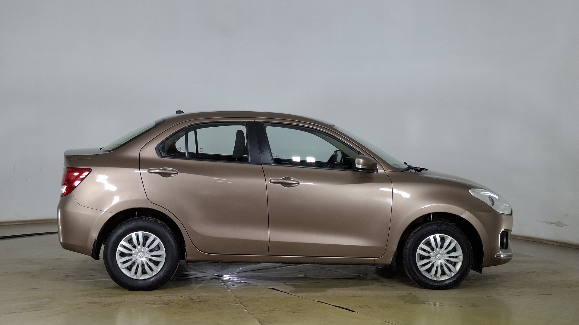 Suzuki Dzire — foto 4 de 15