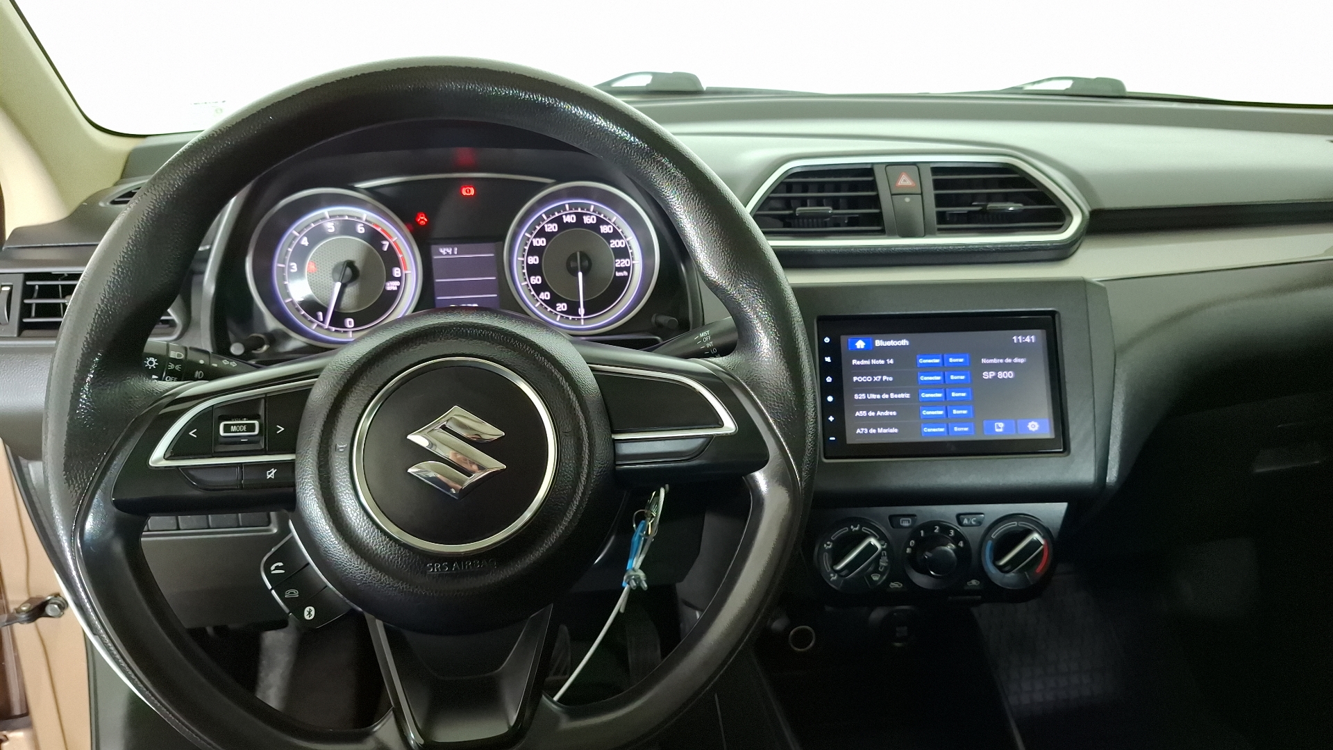 Suzuki Dzire — foto 8 de 15