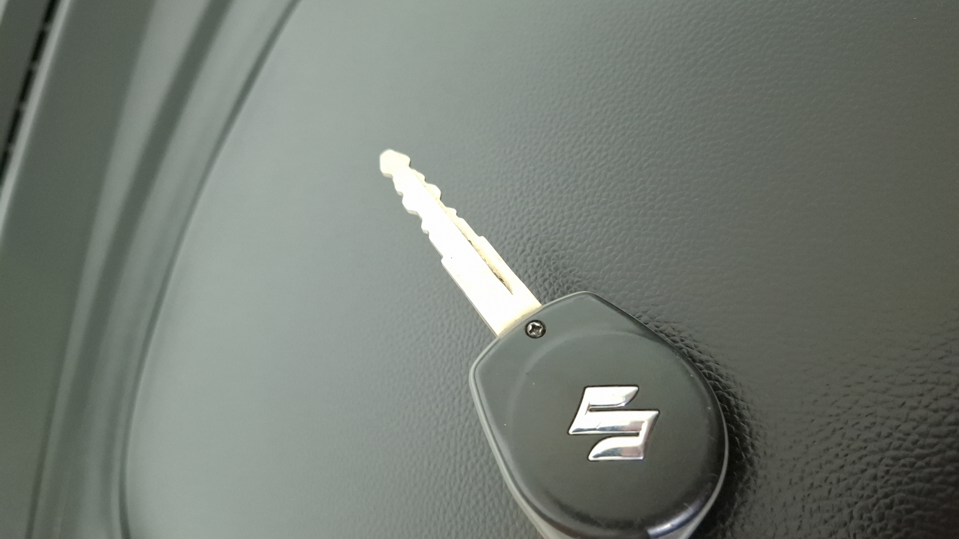 Suzuki Dzire — foto 15 de 15