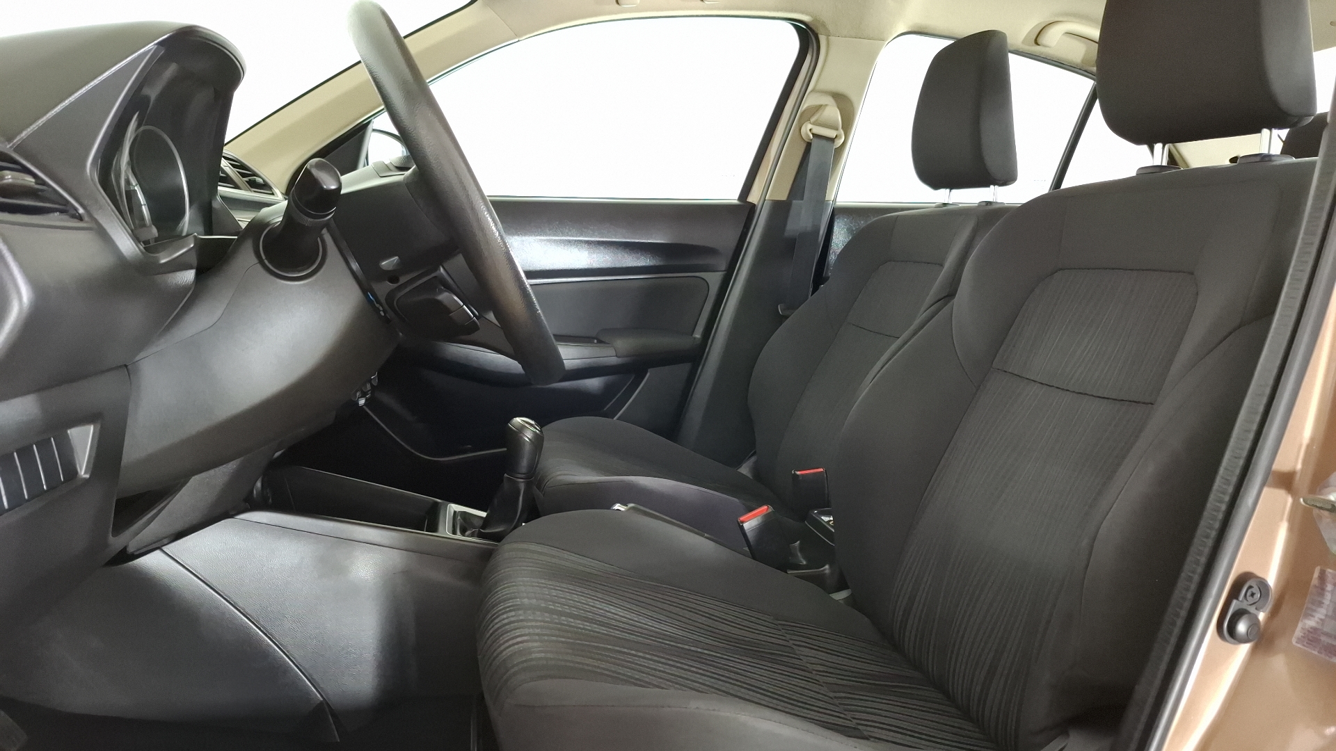 Suzuki Dzire — foto 12 de 15