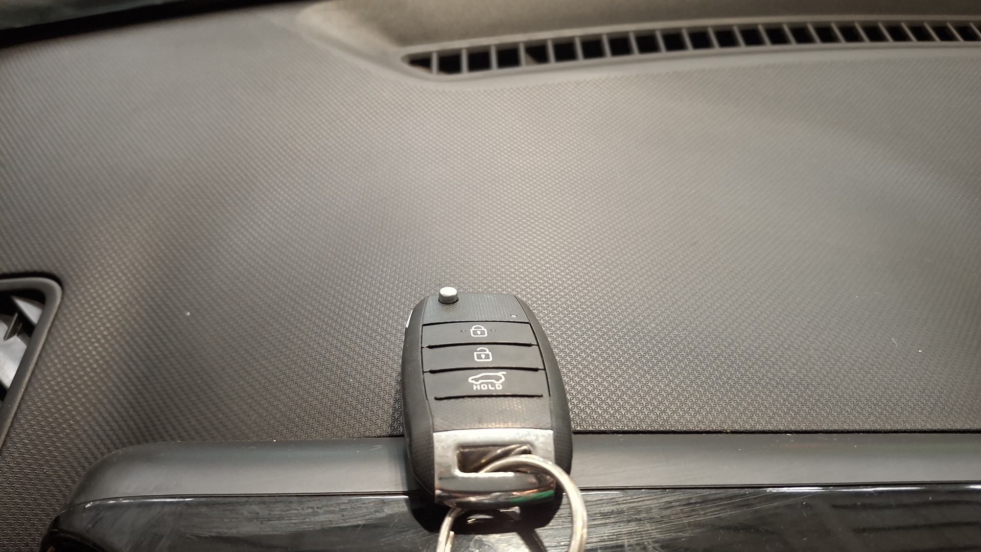 KIA Sonet — foto 16 de 16