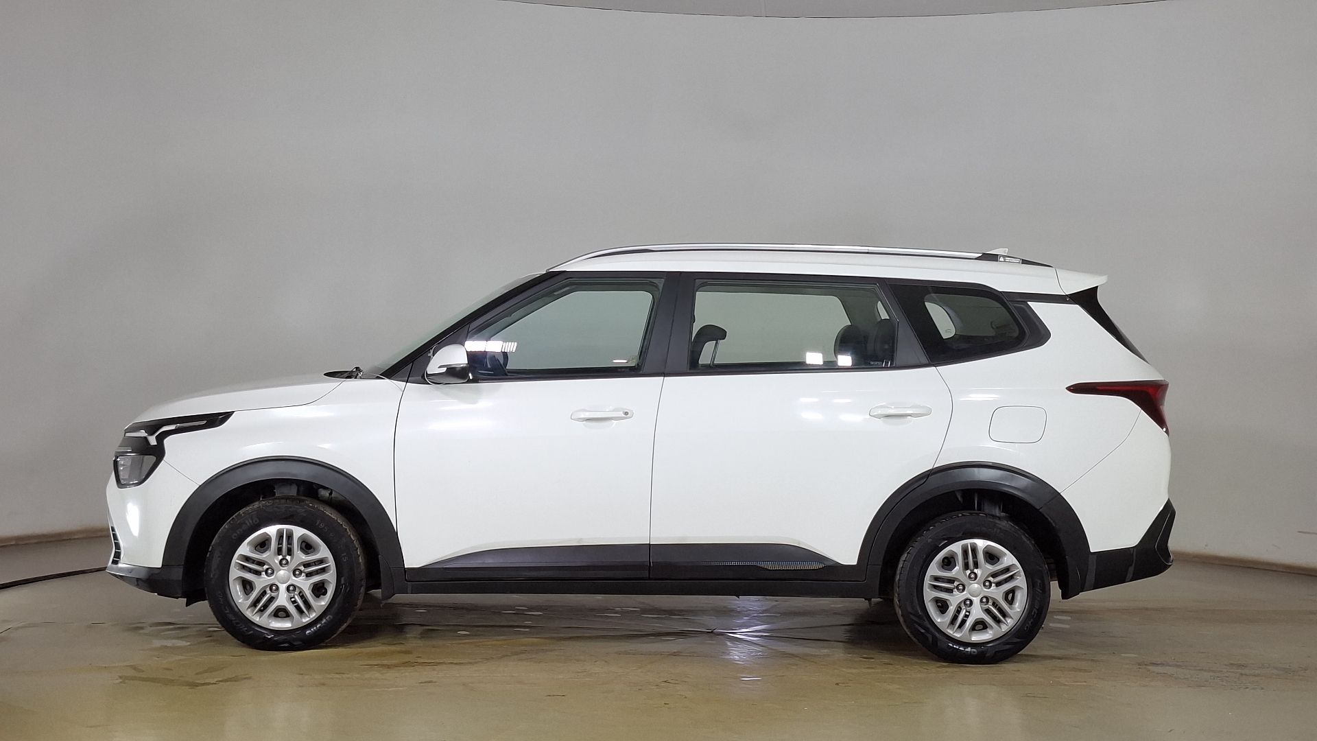 KIA Carens — foto 7 de 17
