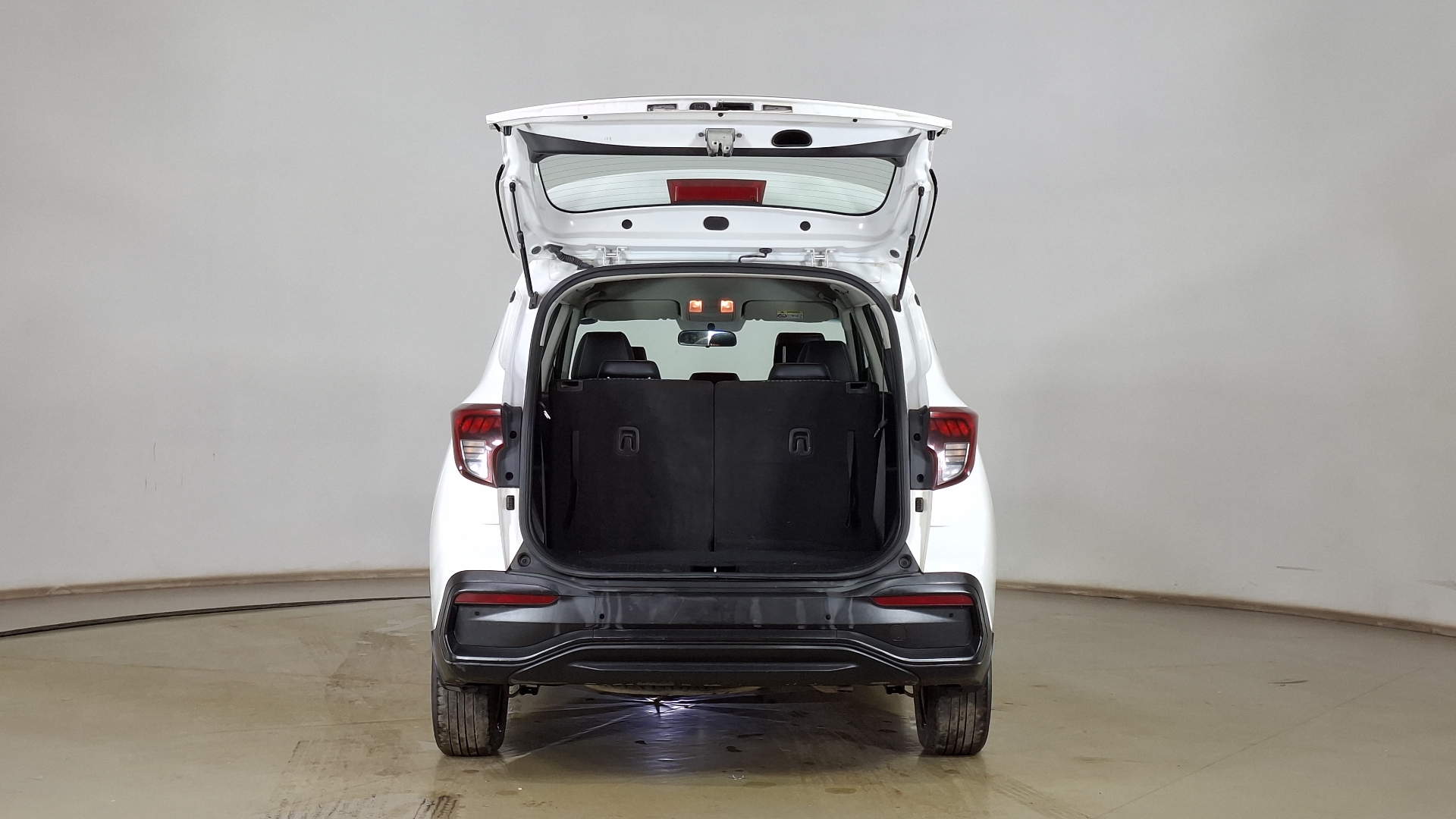 KIA Carens — foto 6 de 17