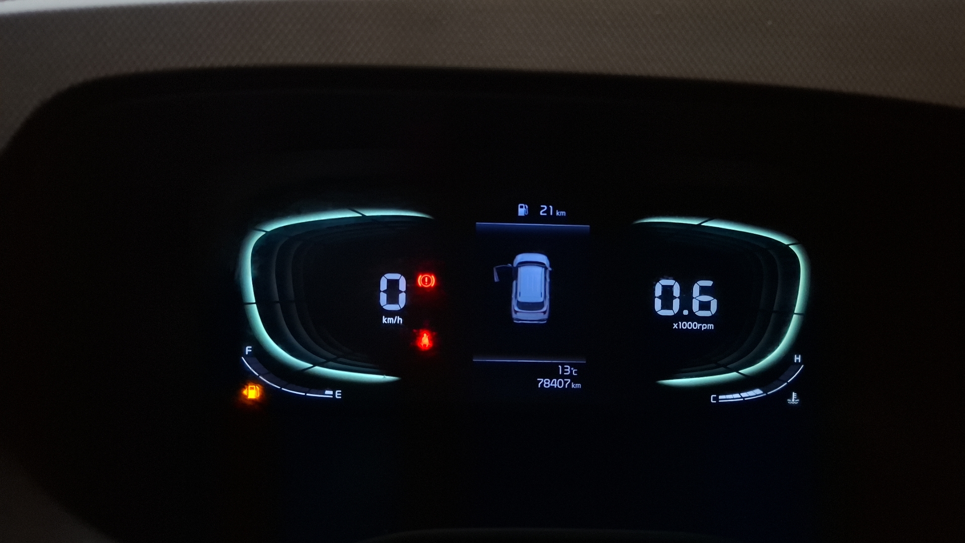 KIA Carens — foto 9 de 17