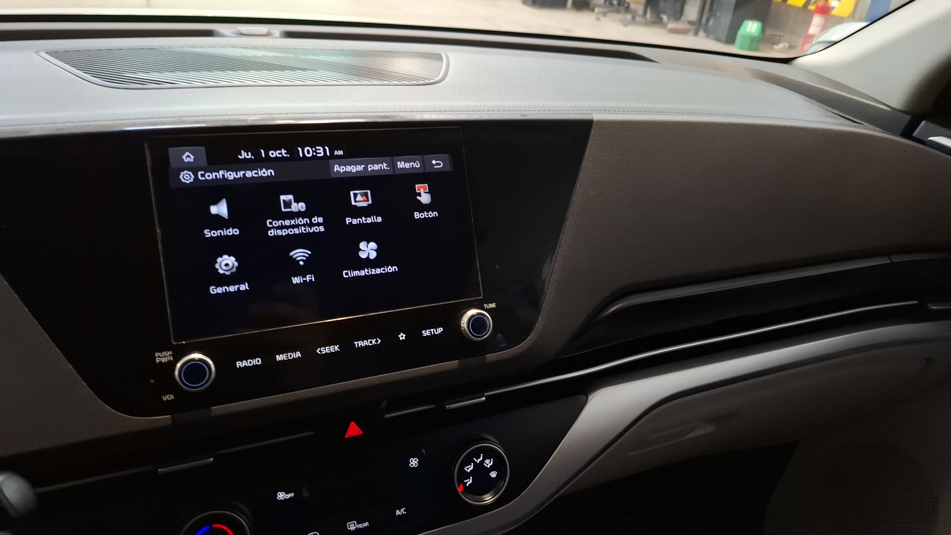 KIA Carens — foto 10 de 17