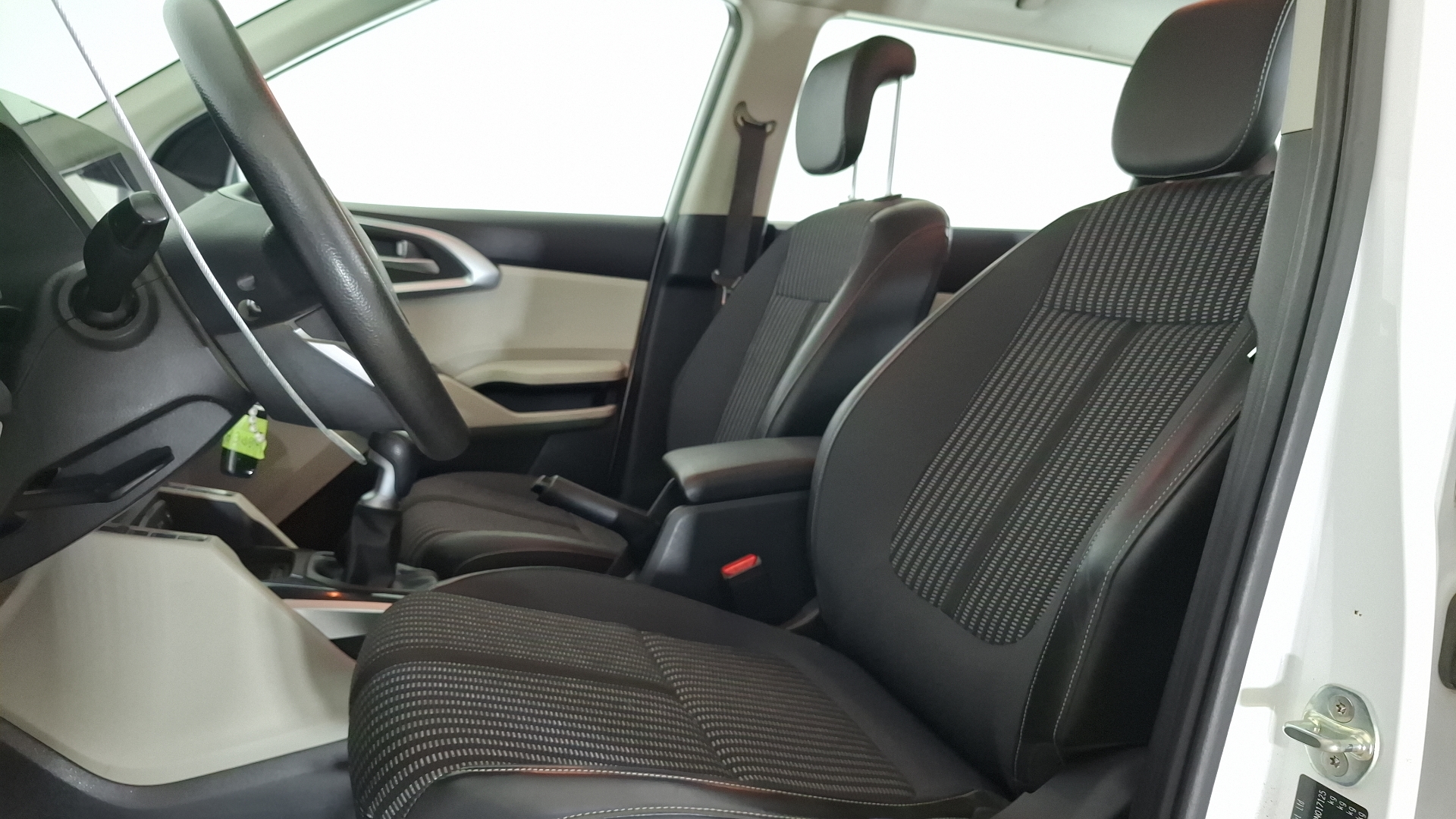 KIA Carens — foto 13 de 17