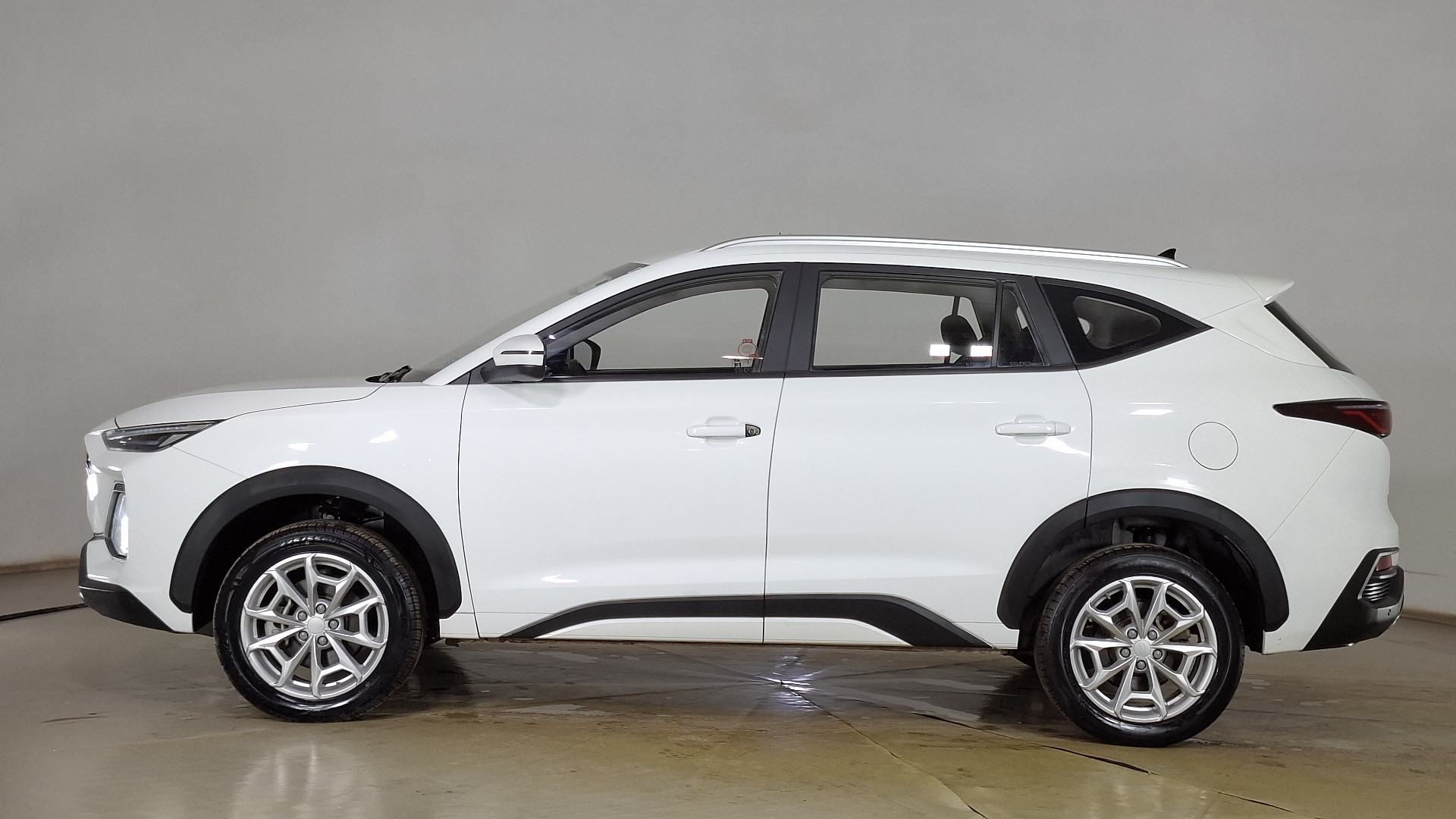 JAC Js8 — foto 7 de 17
