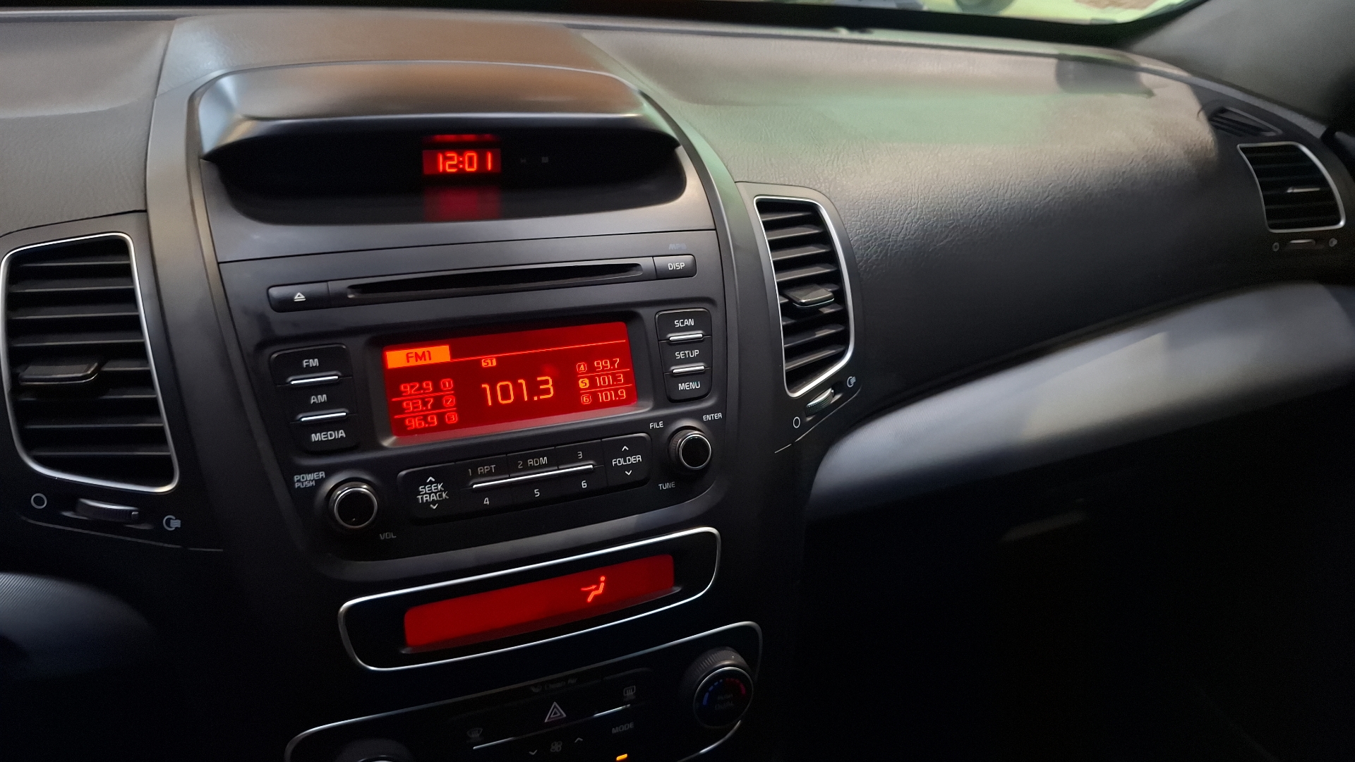 KIA Sorento — foto 10 de 16