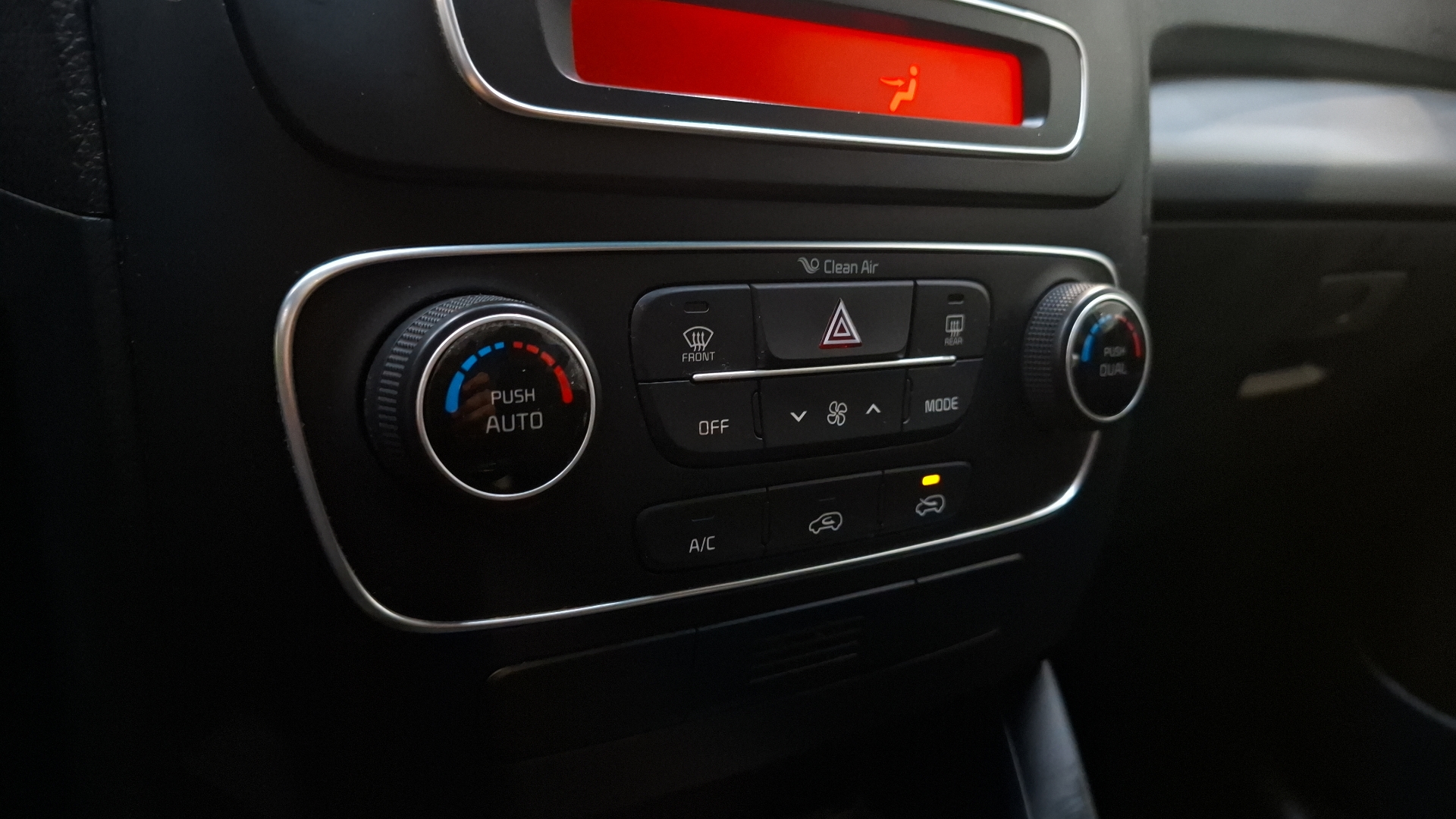 KIA Sorento — foto 15 de 16