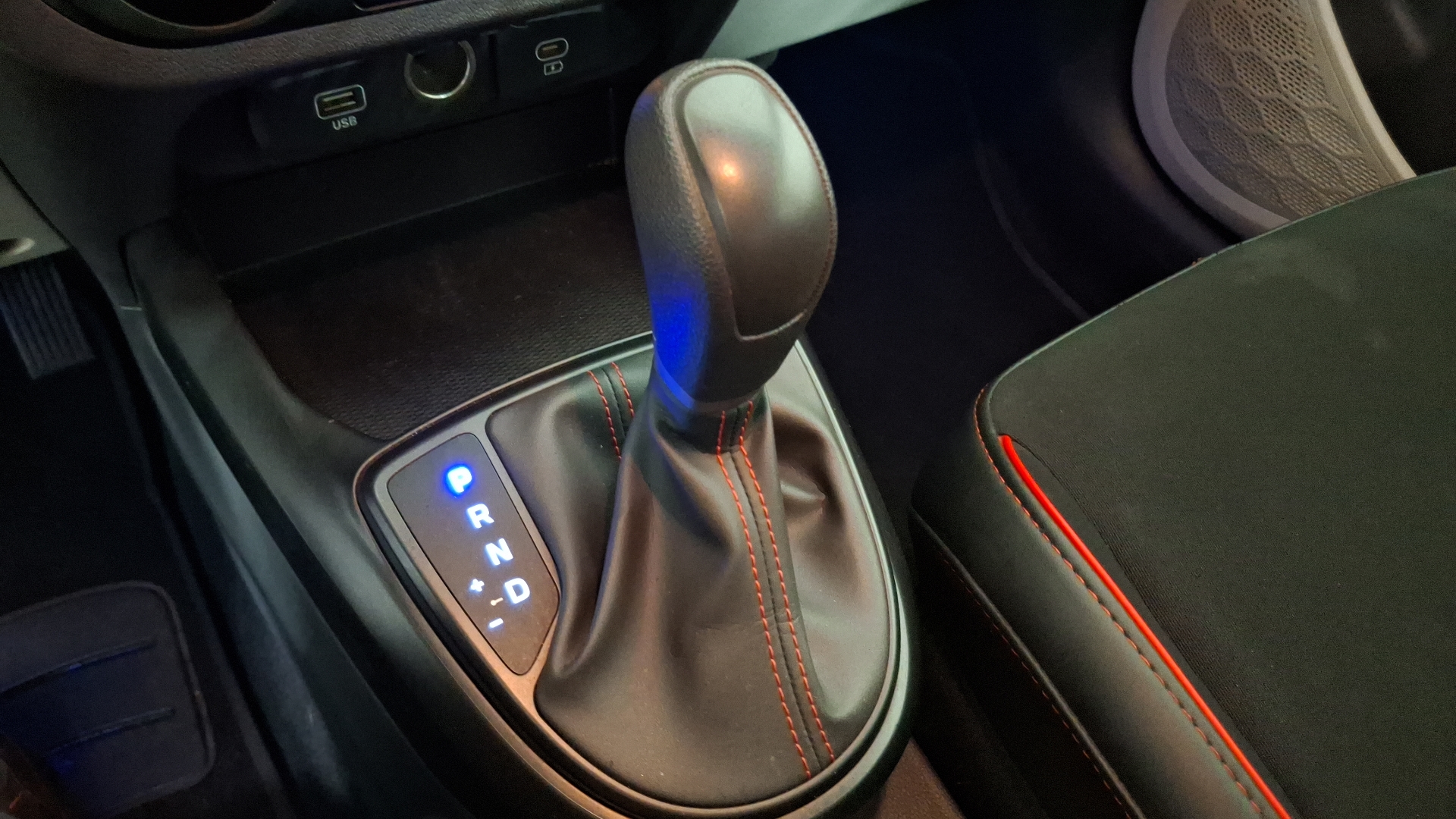 Hyundai Grand I10 — foto 11 de 16