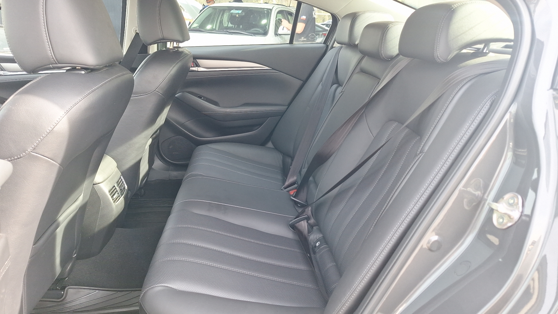 Mazda 6 — foto 13 de 15