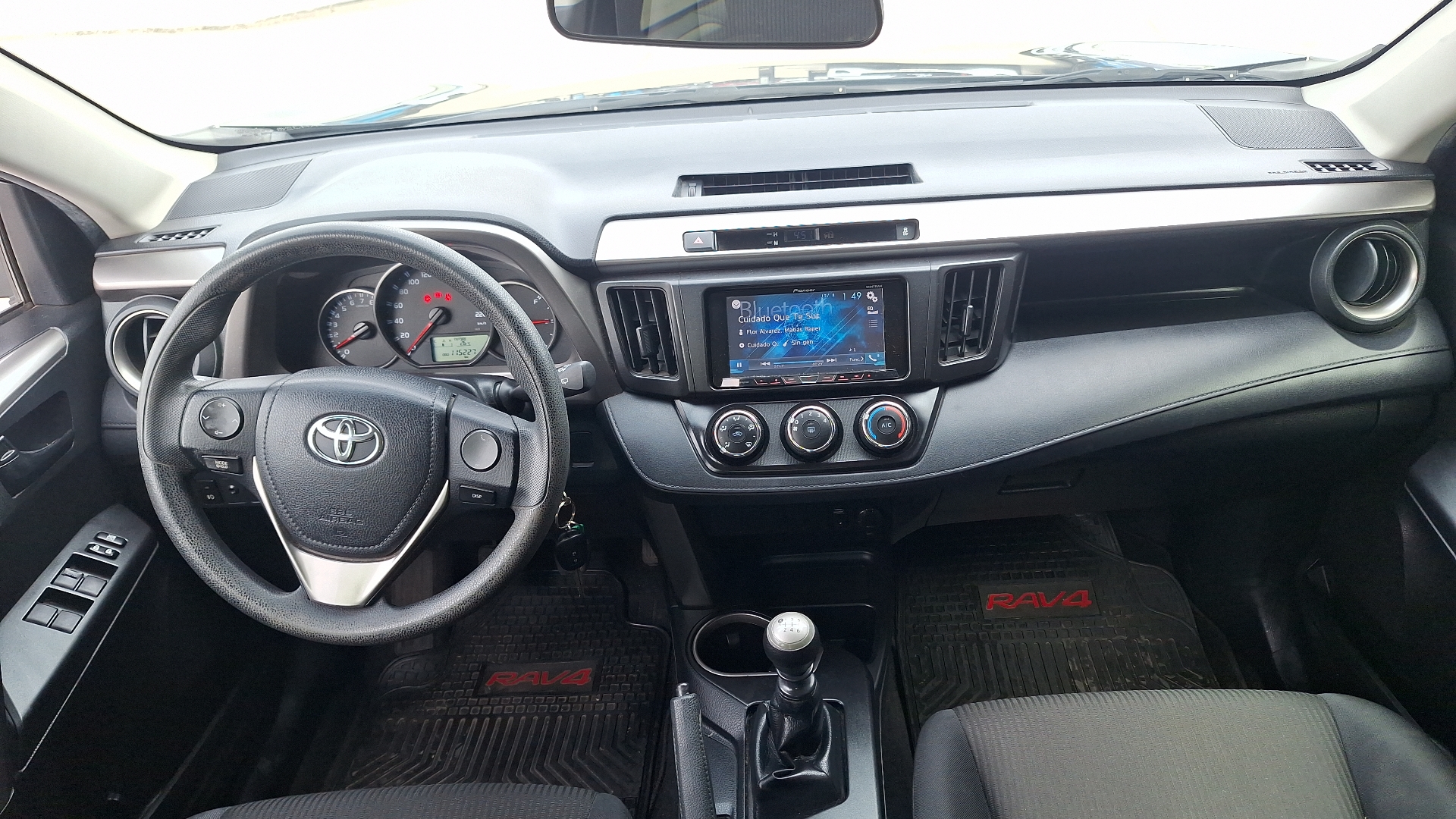 Toyota RAV4 — foto 6 de 14