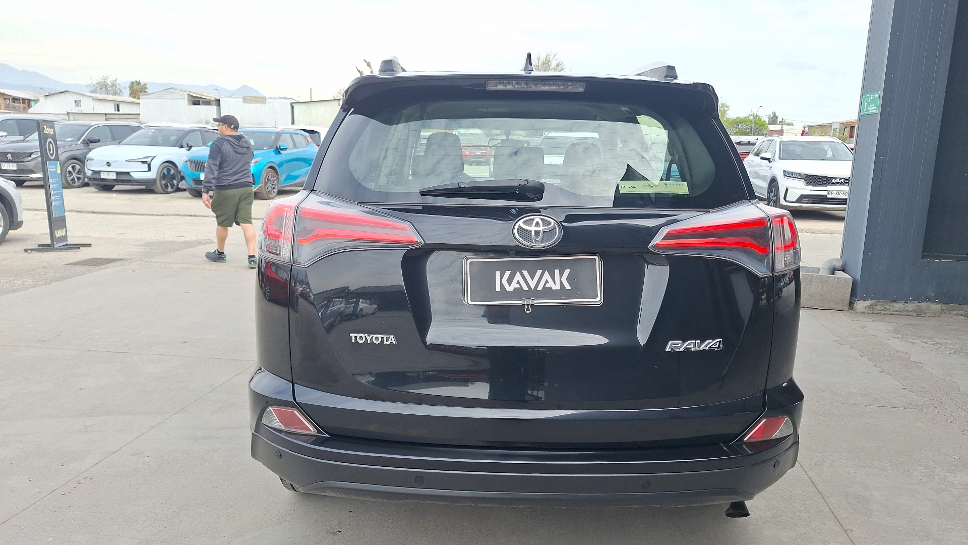 Toyota RAV4 — foto 3 de 14